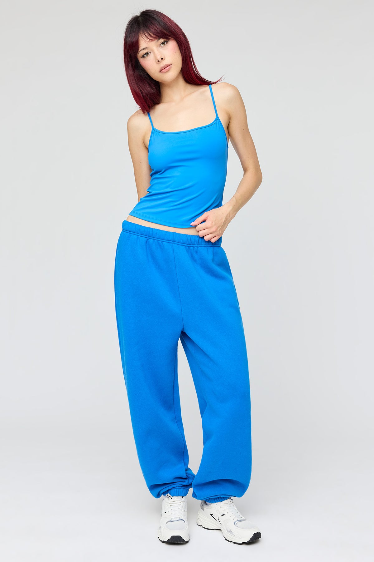 Vue alternative 3. Camisole profilée en tissu lourd de luxe