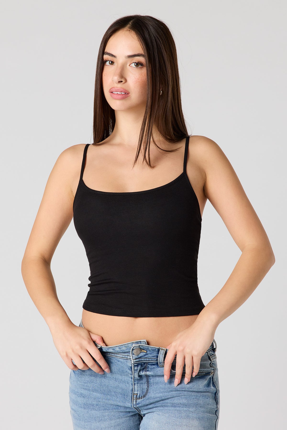 Vue alternative 4. Camisole côtelée à encolure dégagée avec soutien-gorge intégré
