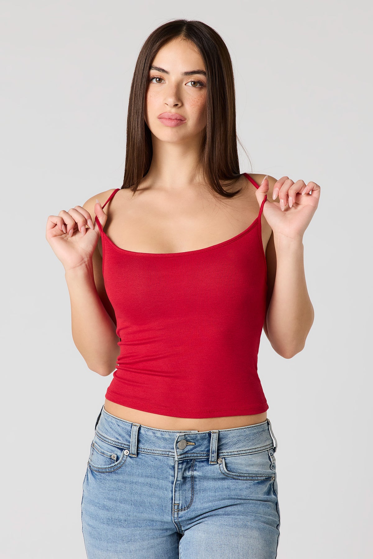 Vue alternative 22. Camisole côtelée à encolure dégagée avec soutien-gorge intégré