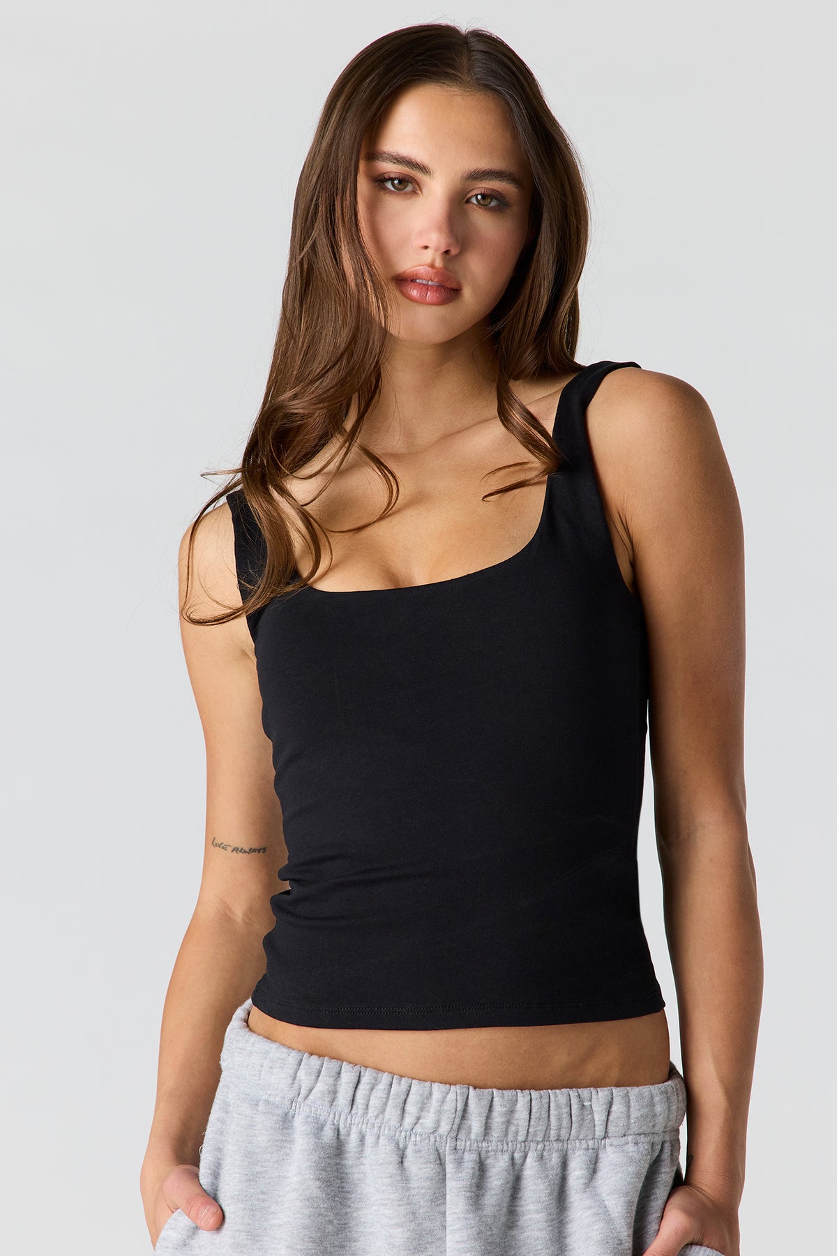 Vue alternative 4. Camisole douce Contour à col rond