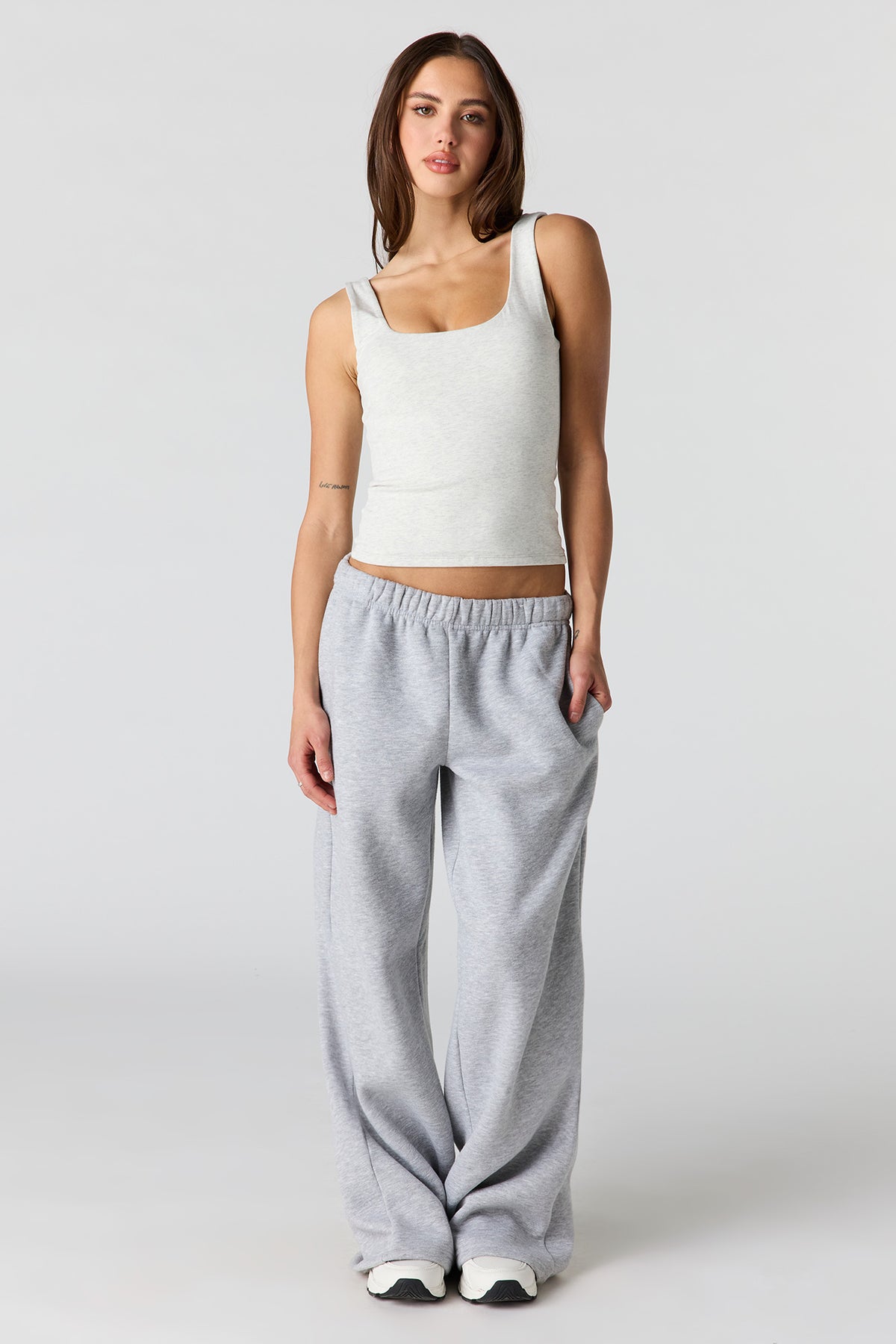 Vue alternative 9. Camisole douce Contour à col rond