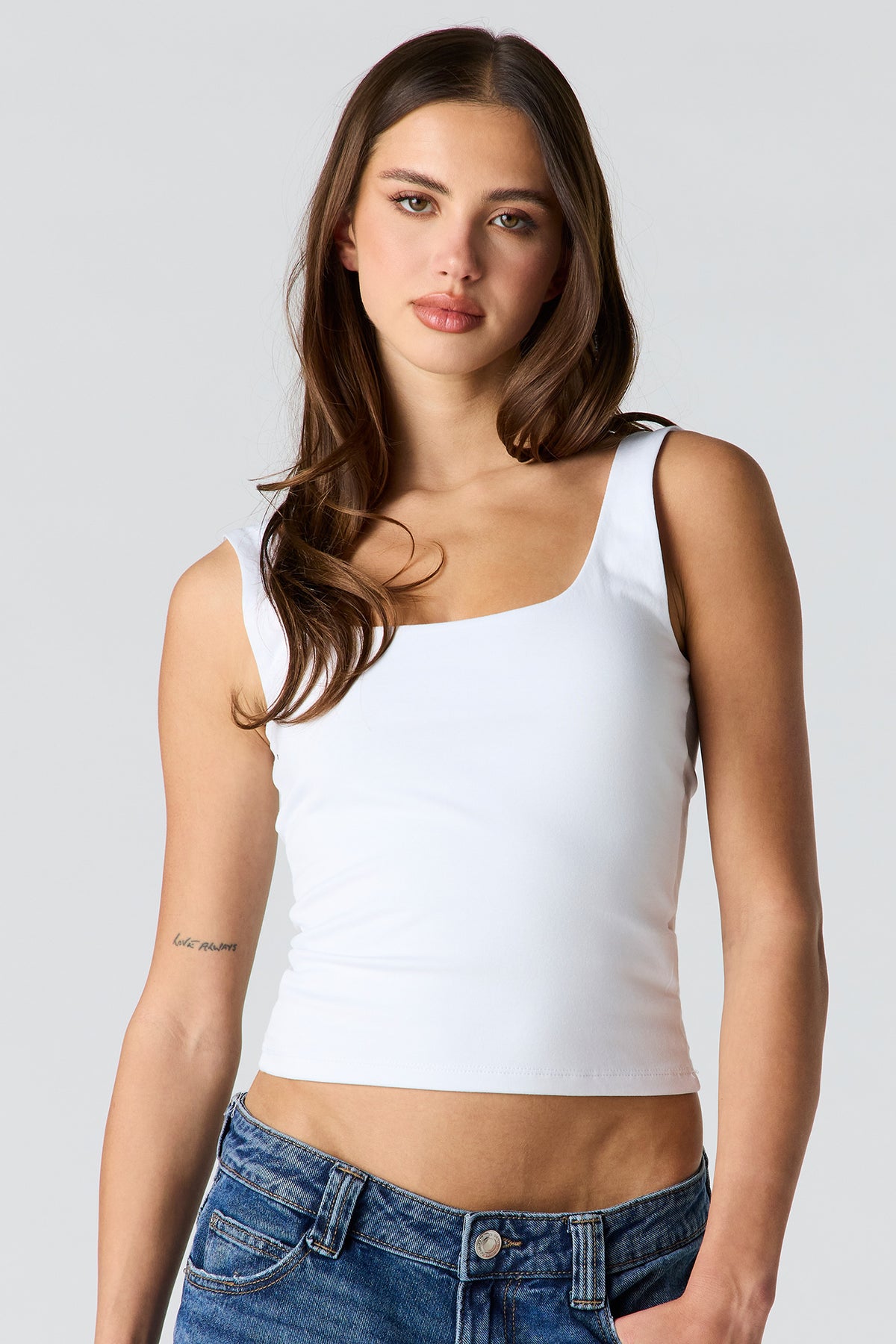 Vue alternative 10. Camisole douce Contour à col rond