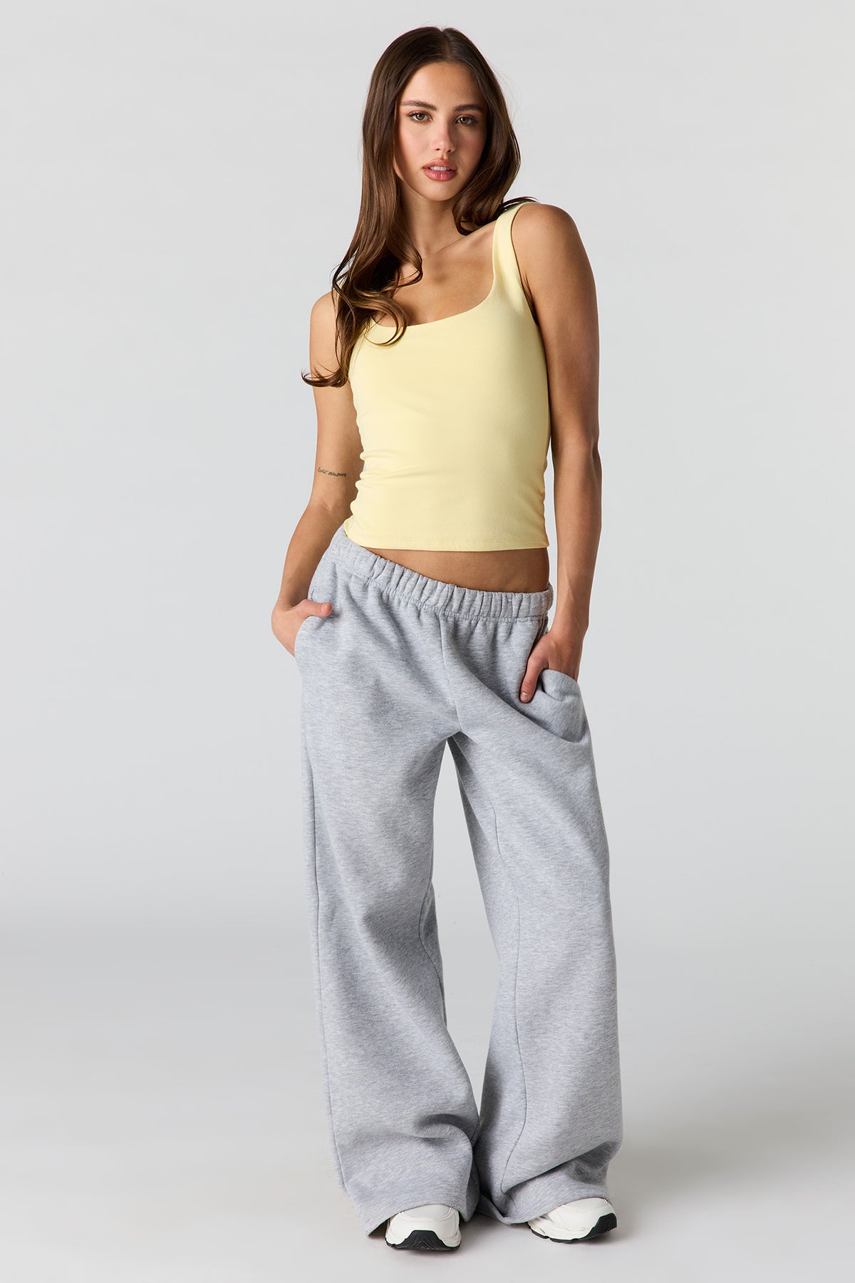 Vue alternative 15. Camisole douce Contour à col rond