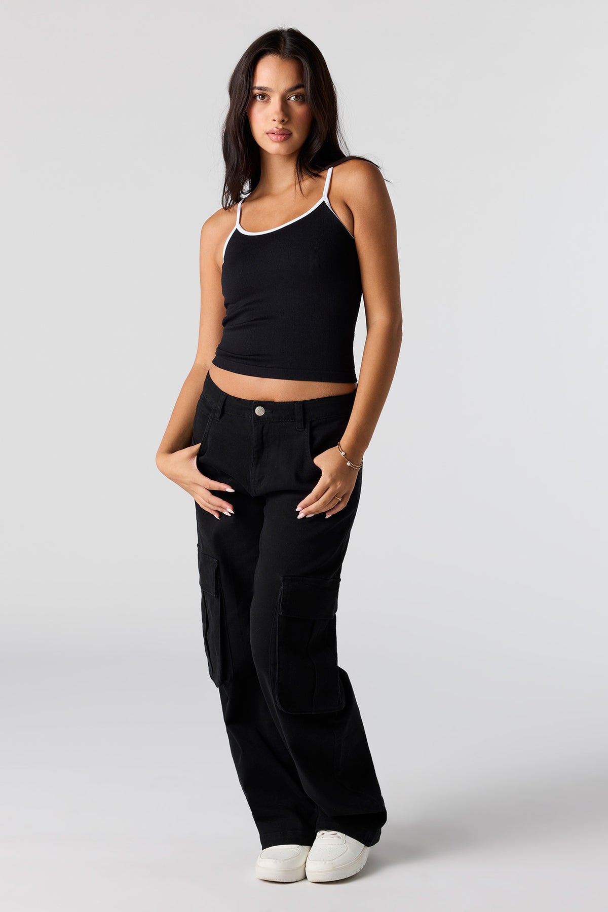 Vue alternative 3. Camisole côtelée sans couture contrastante