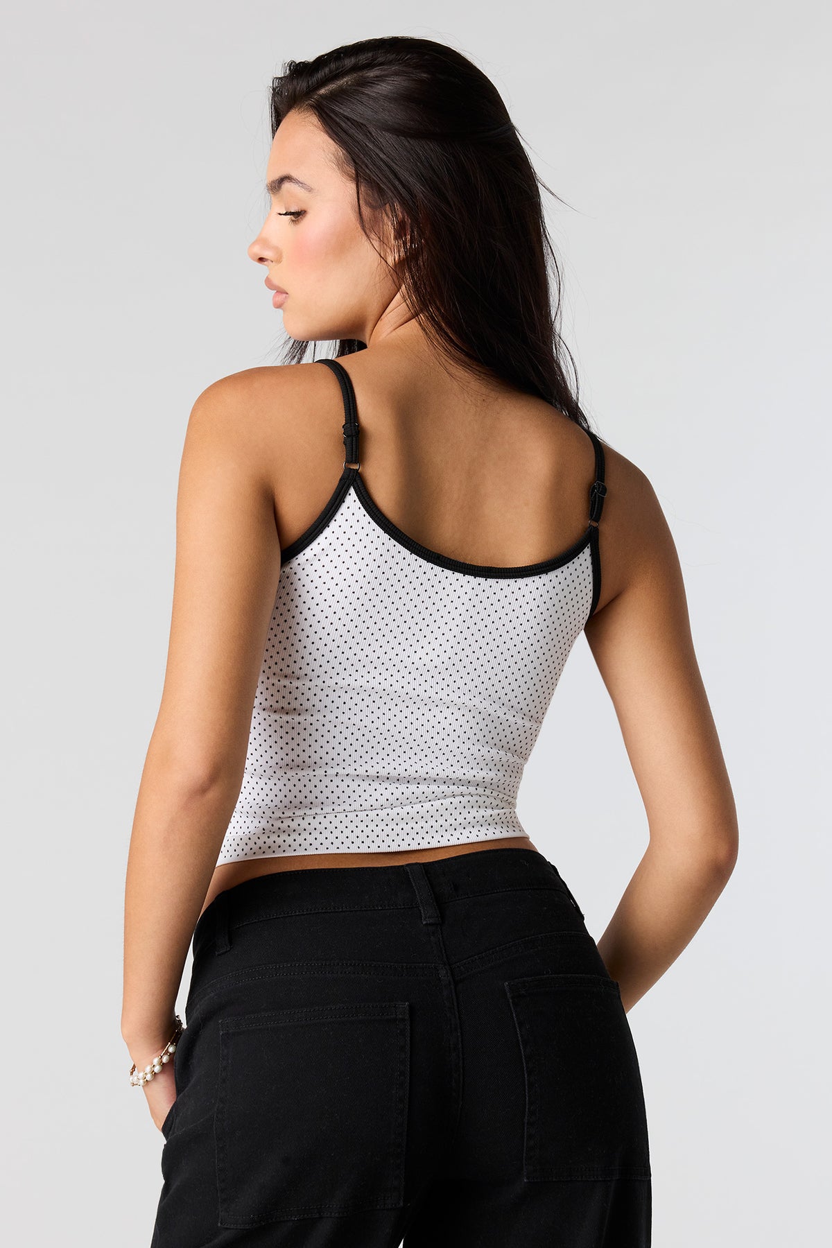 Vue alternative 2. Camisole côtelée sans couture contrastante