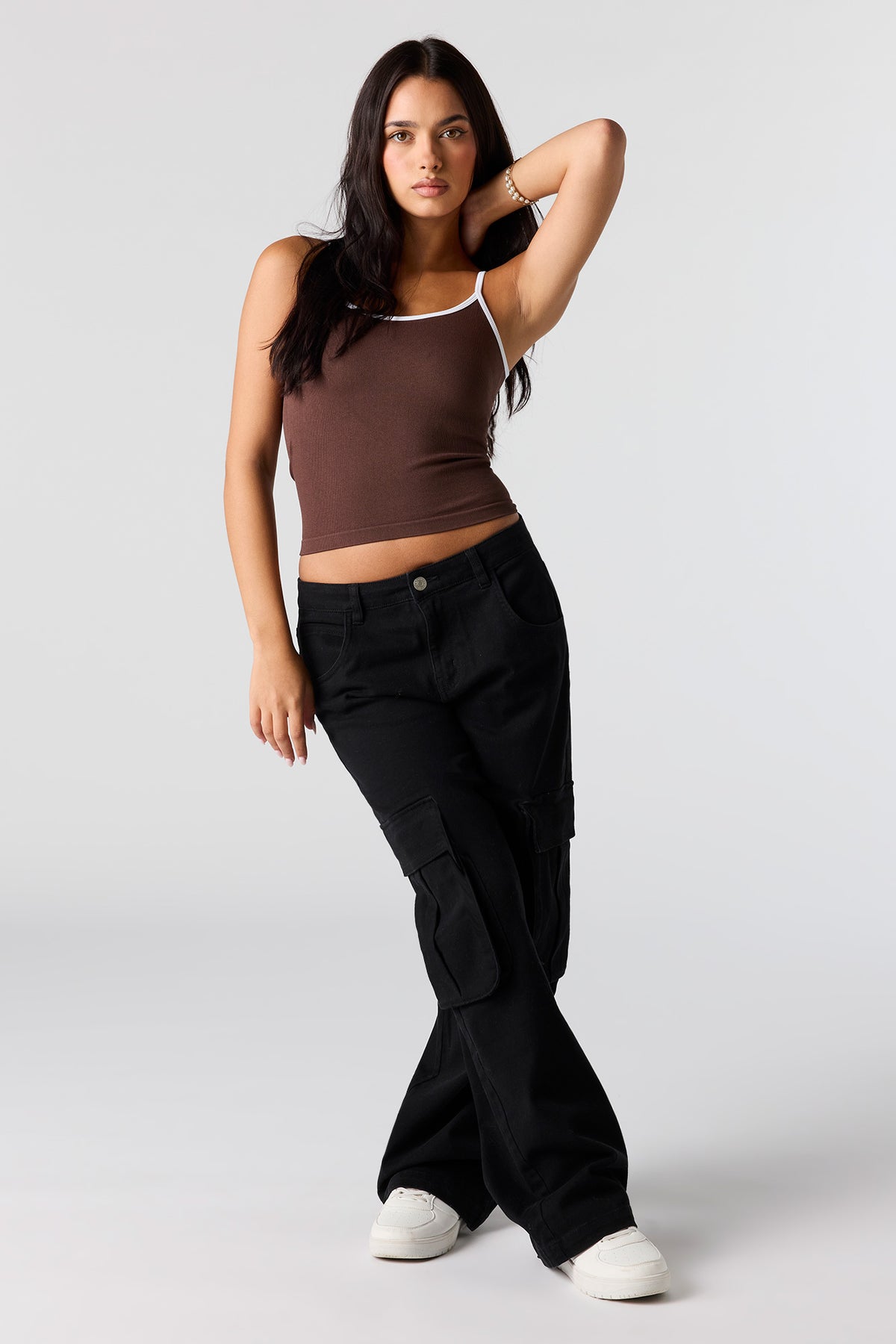 Vue alternative 3. Camisole côtelée sans couture contrastante