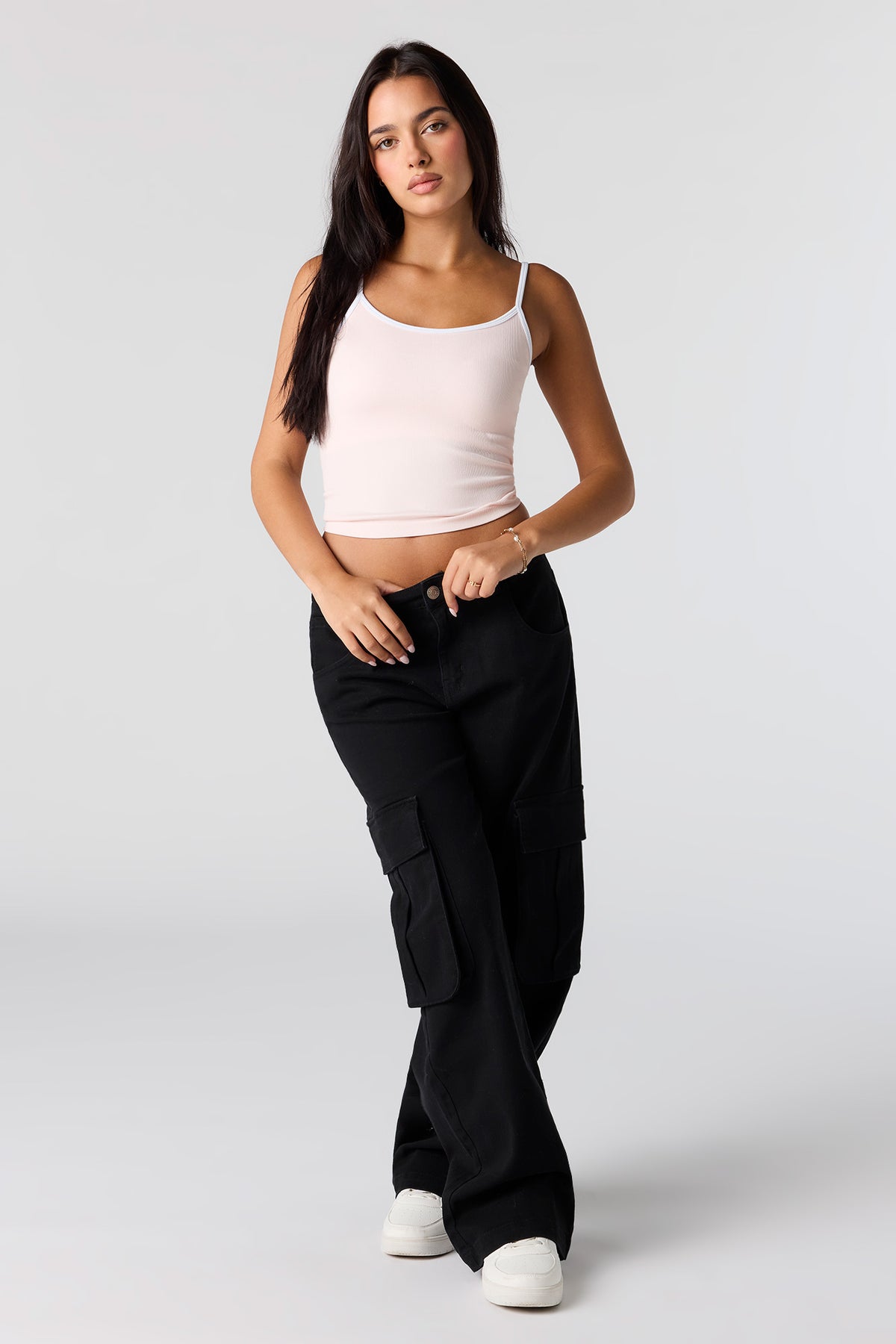 Vue alternative 3. Camisole côtelée sans couture contrastante