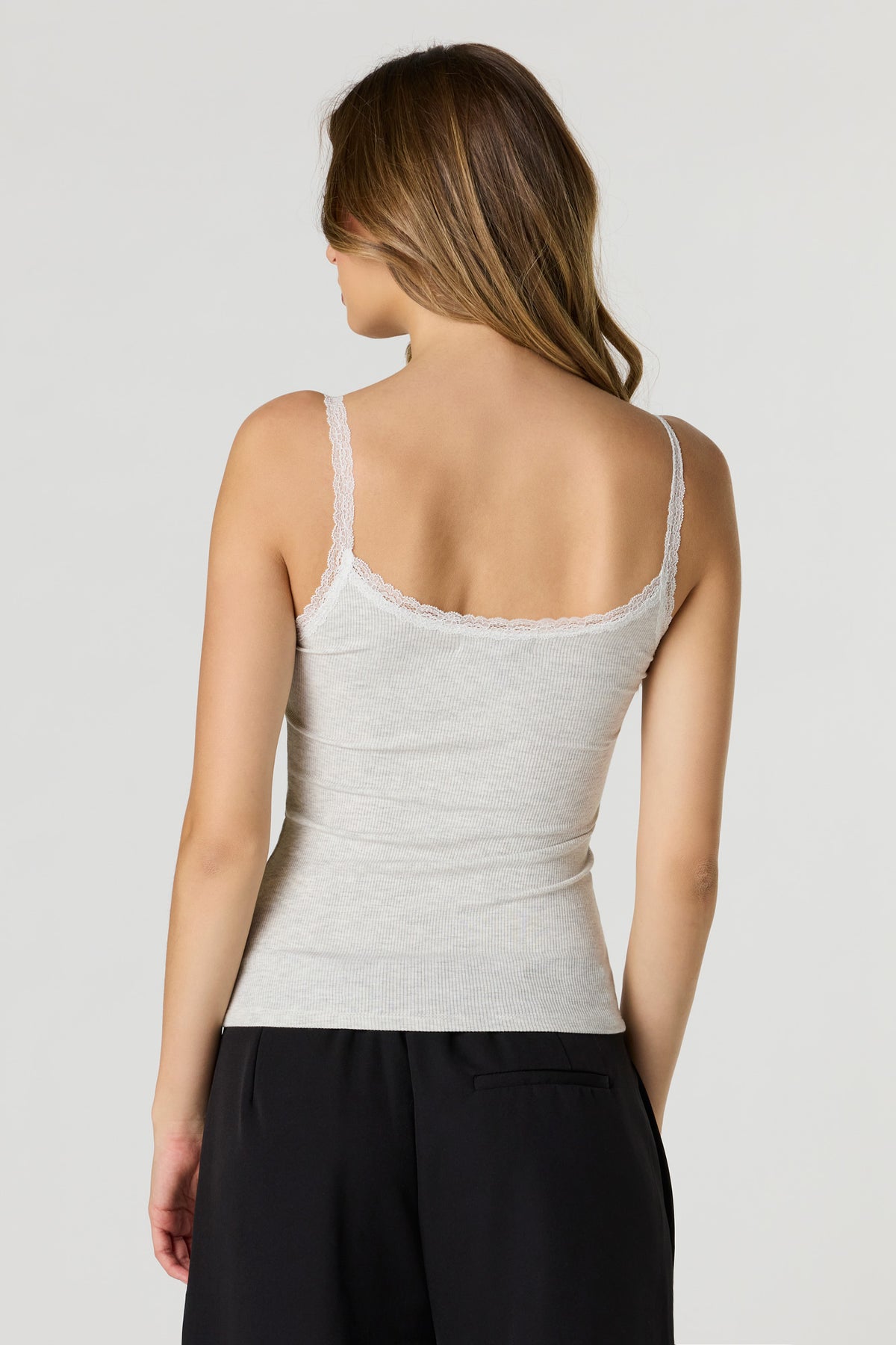 Vue alternative 2. Débardeur côtelé sans soutien-gorge avec liséré de dentelle