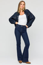 Jean extensible foncé à jambe évasée et taille haute