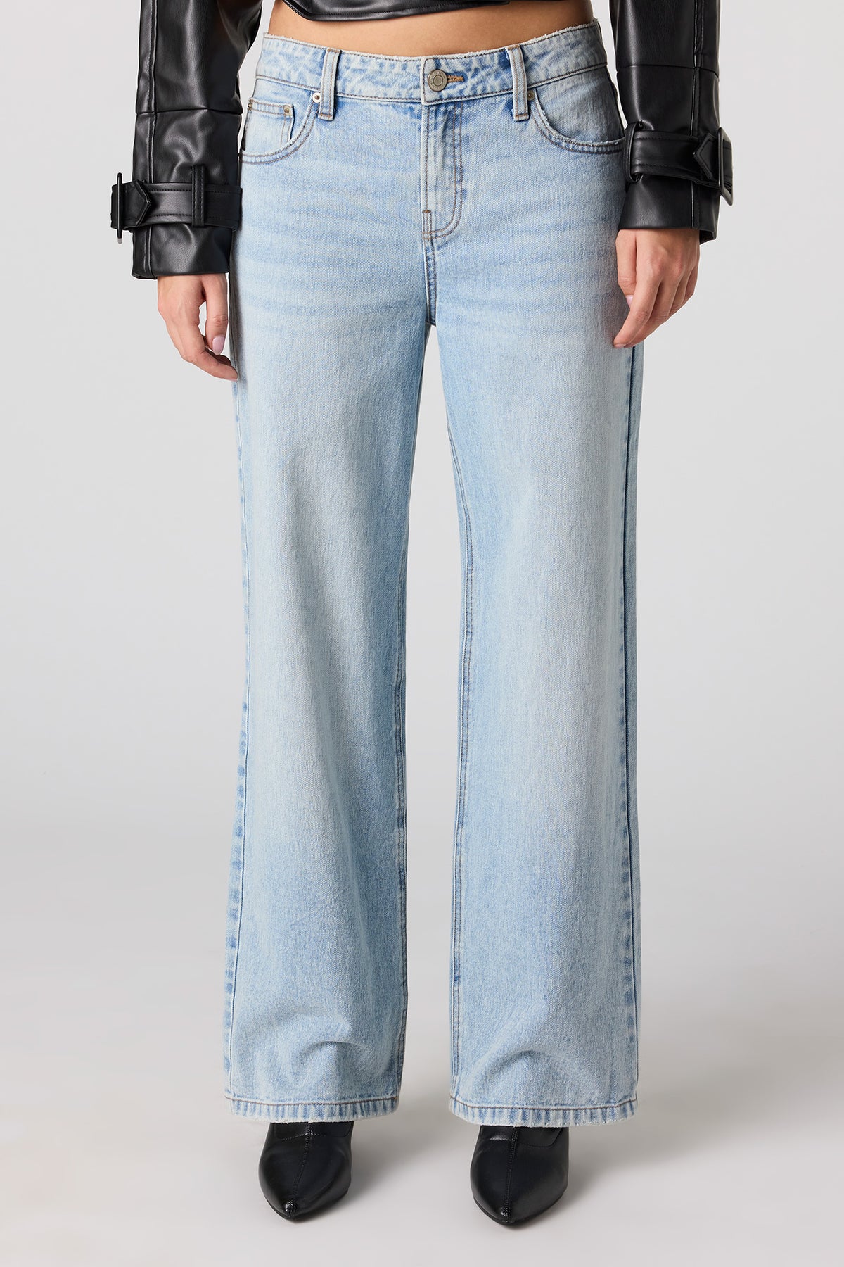 Alt View 2. Low Rise Baggy Light Jean - Light Denim Blue