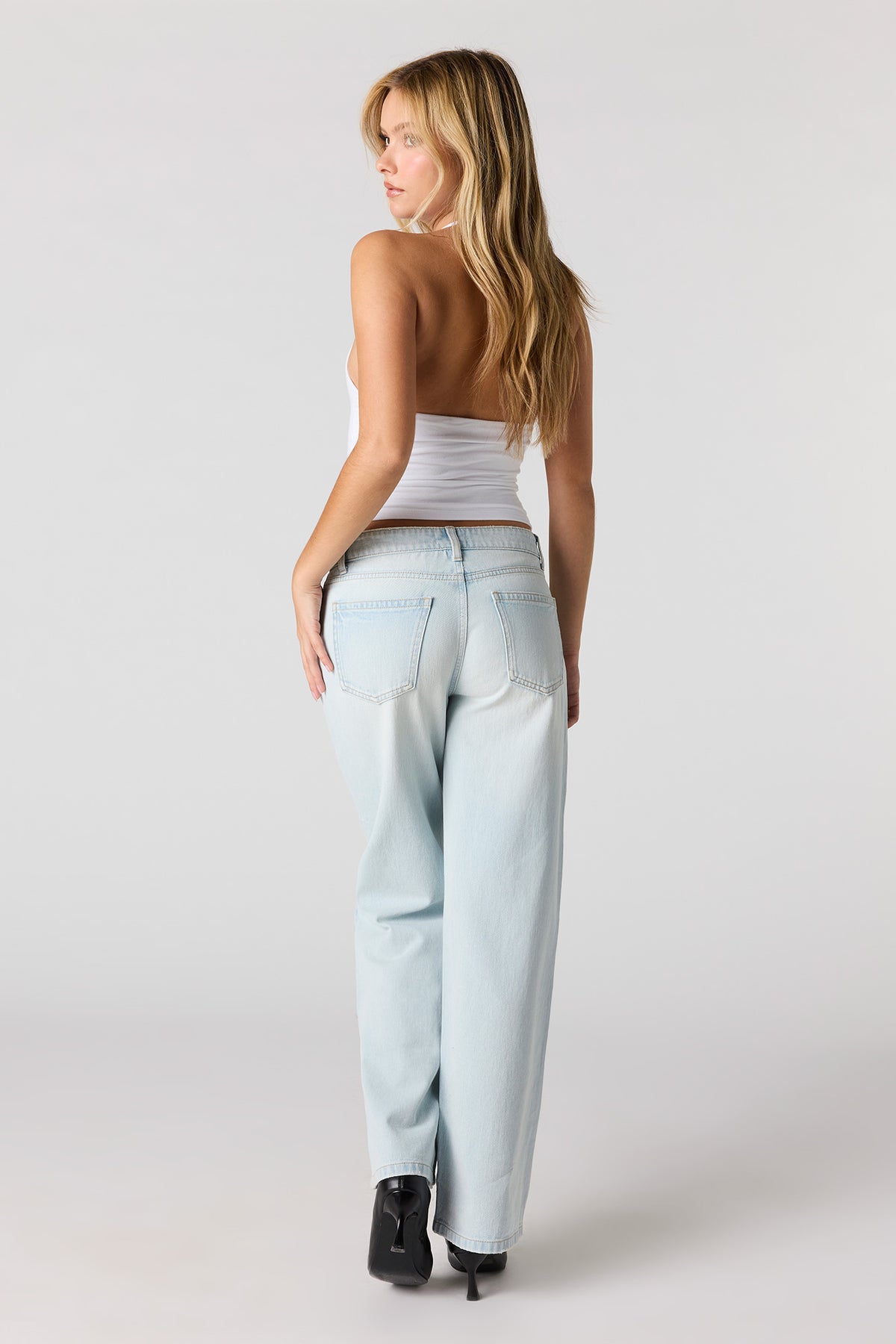 Vue alternative 3. Jean baggy javellisé à taille basse
