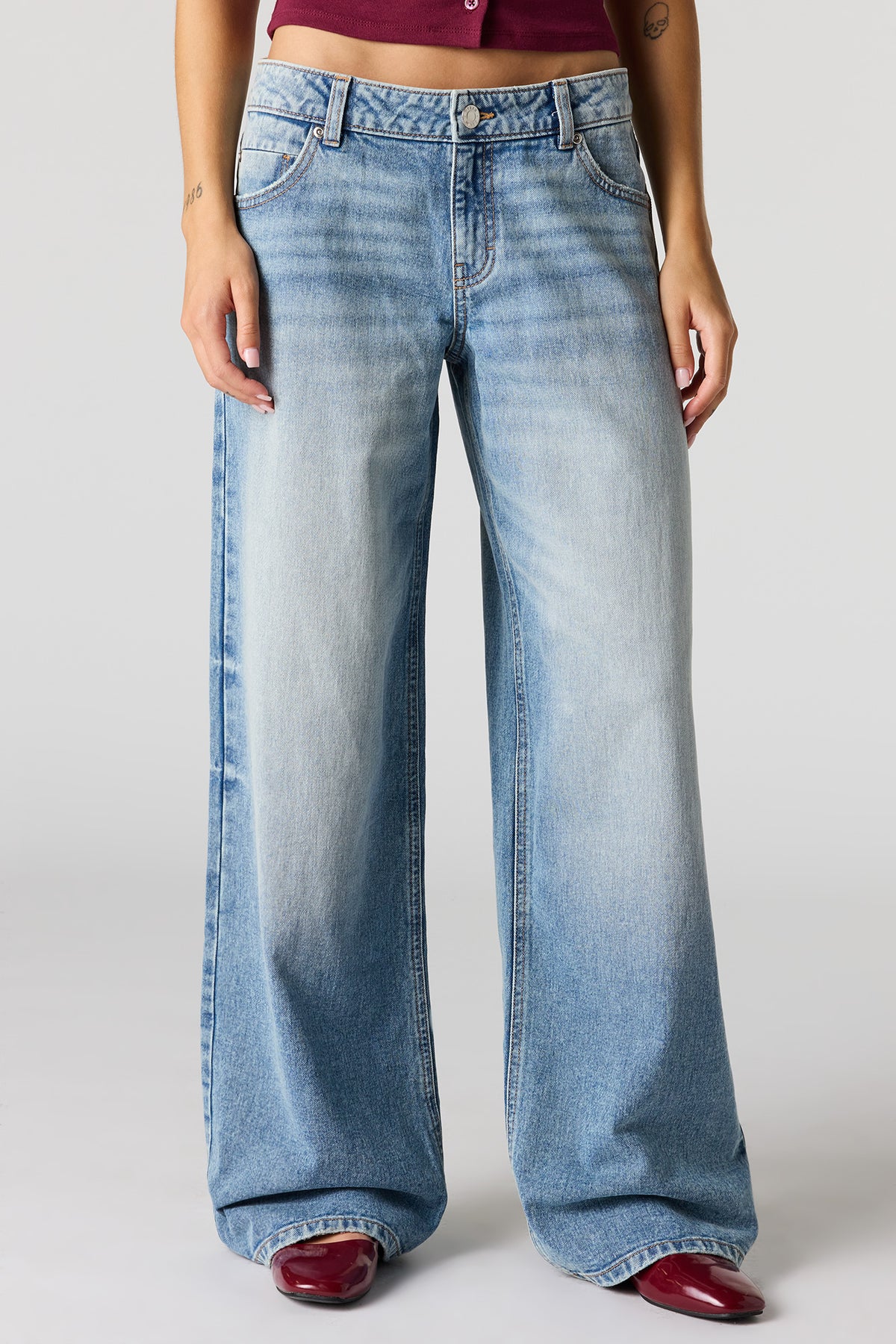 Vue alternative 2. Jean super baggy London délavé moyen à taille basse