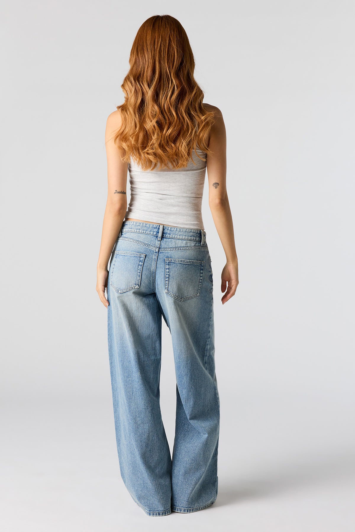 Vue alternative 3. Jean baggy délavé moyen à taille basse