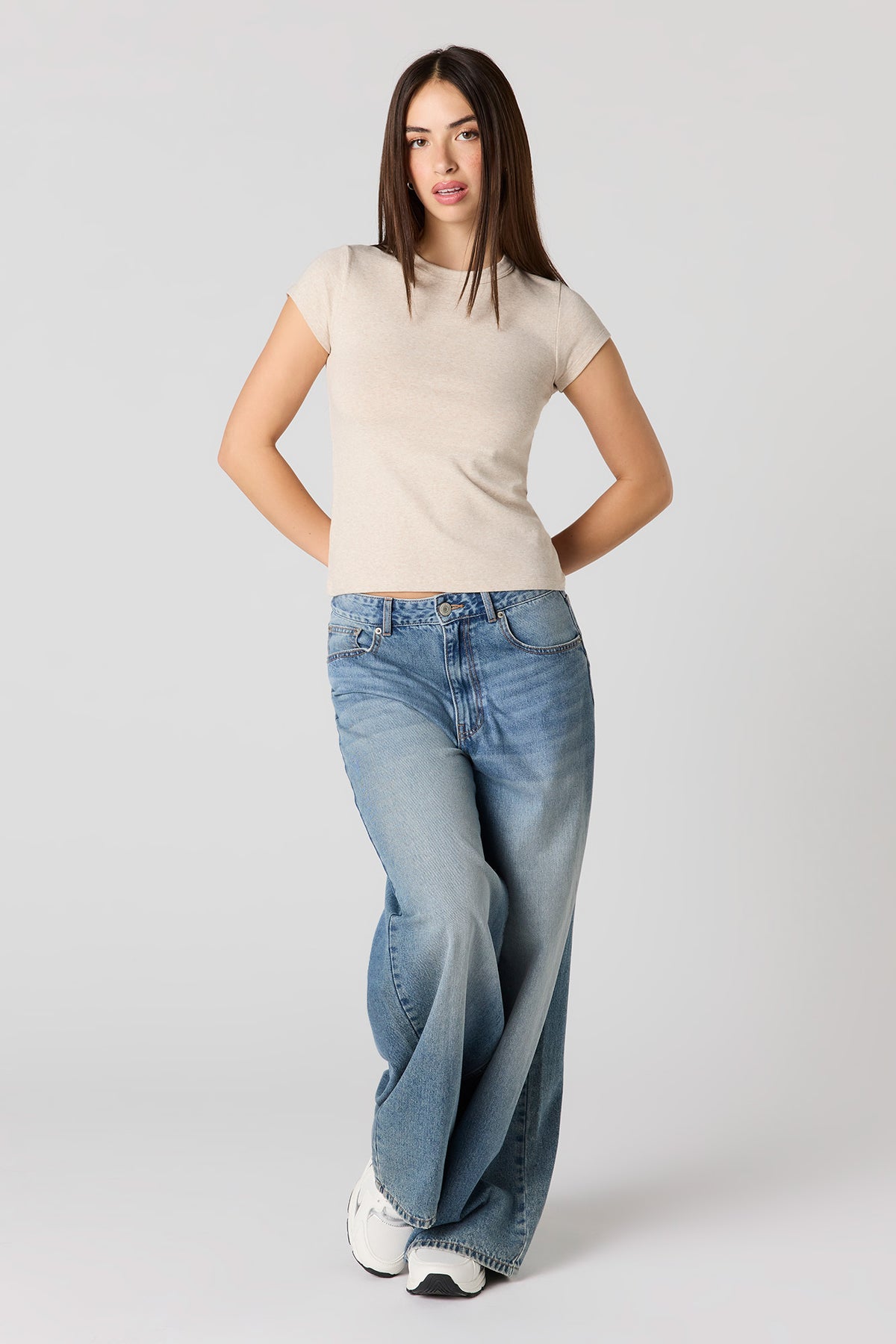 Vue alternative 3. T-shirt ras du cou classique