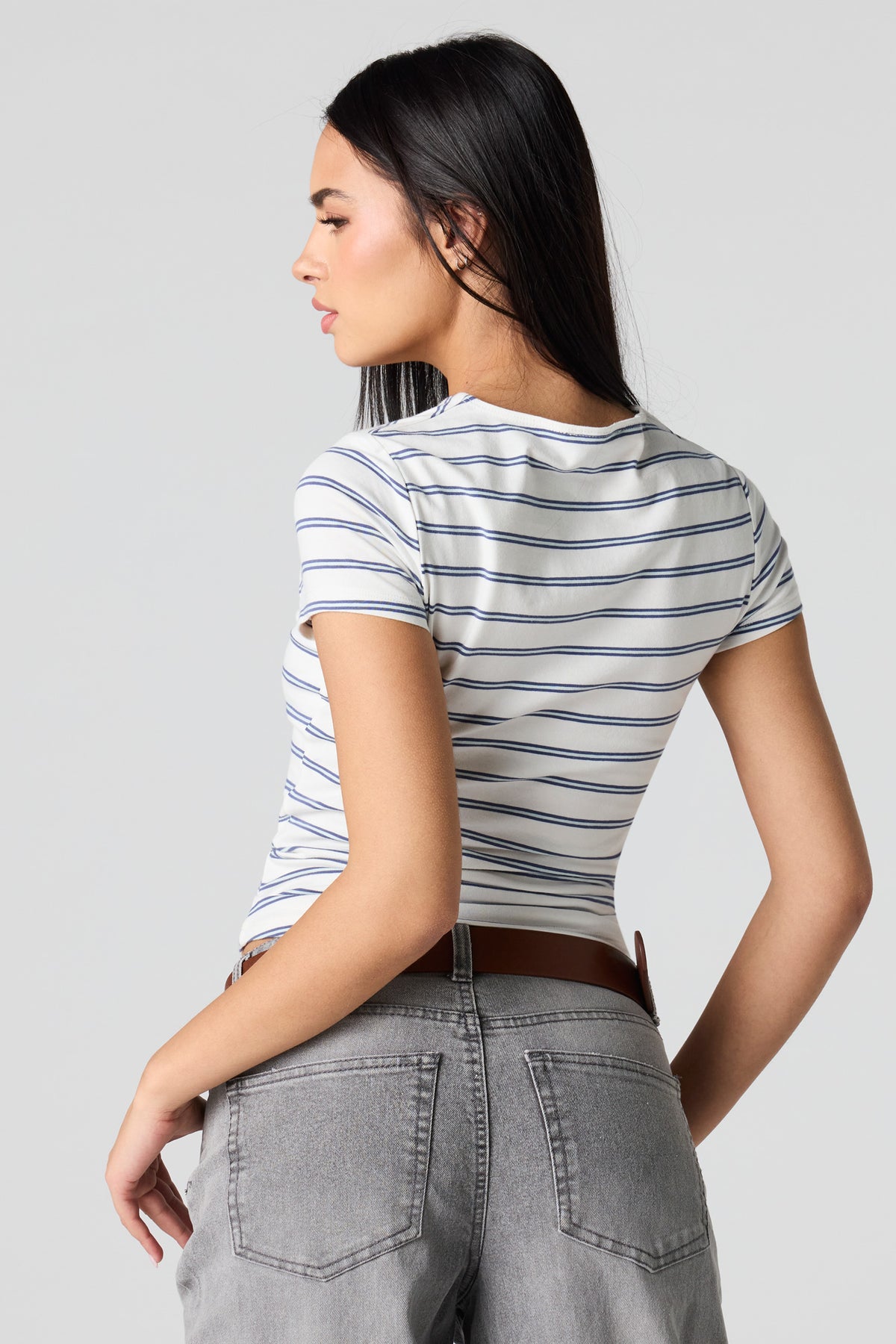 Vue alternative 2. T-shirt profilé classique