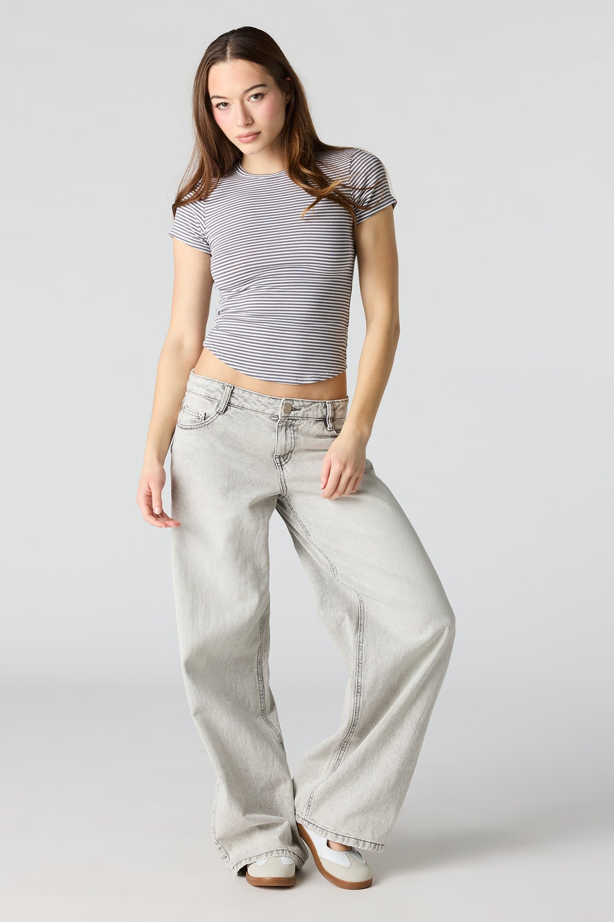 Alt View 3. Curved Hem T-Shirt - Natural
