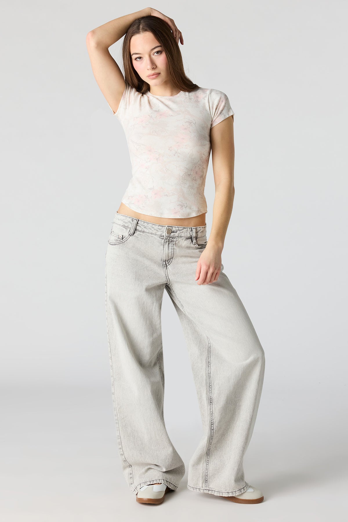 Vue alternative 3. T-shirt avec ourlet arrondi