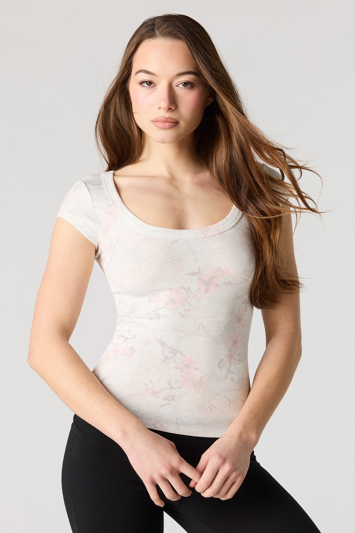 T-shirt côtelé à encolure dégagée