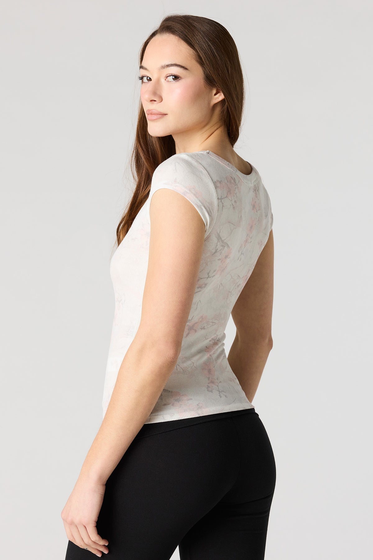 Vue alternative 2. T-shirt côtelé à encolure dégagée