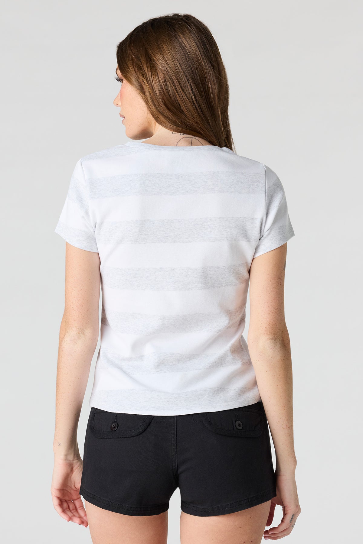Vue alternative 2. T-shirt rayé