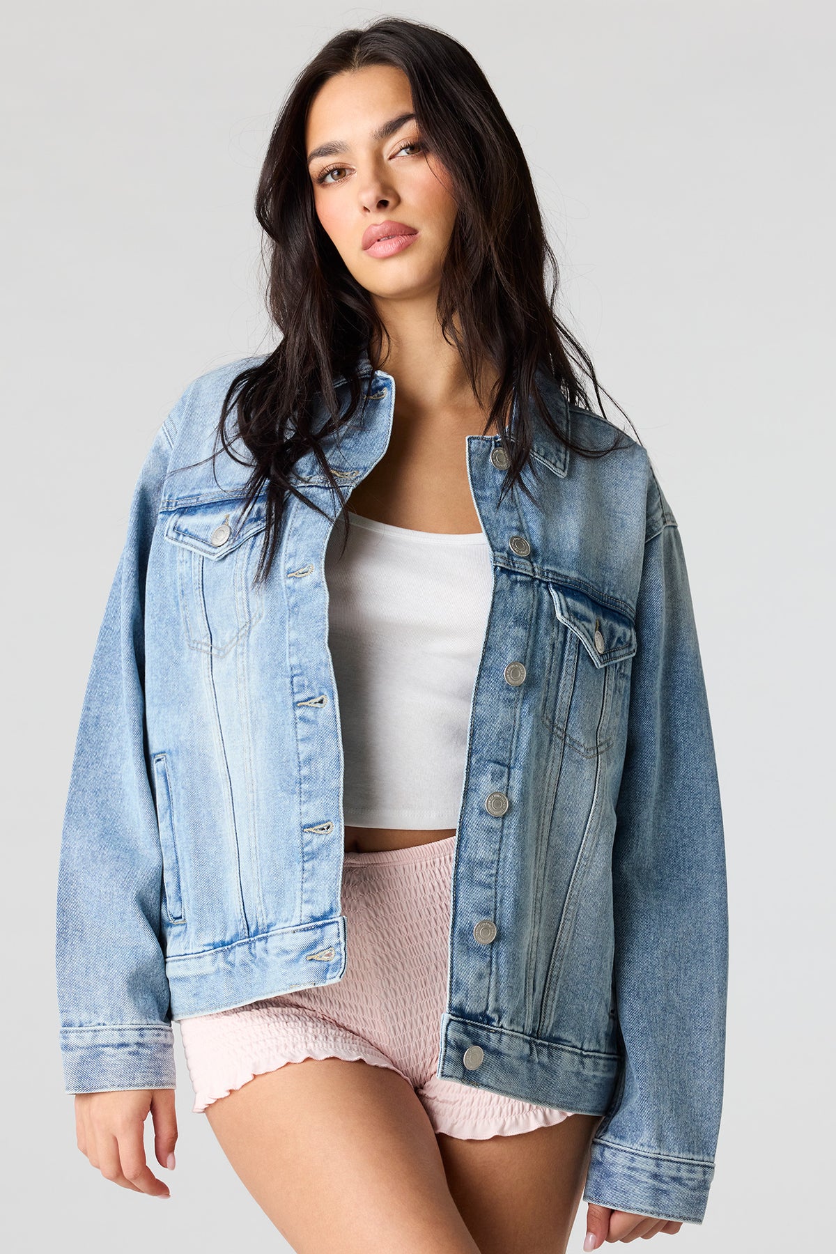 Blouson de coupe garçonne en denim