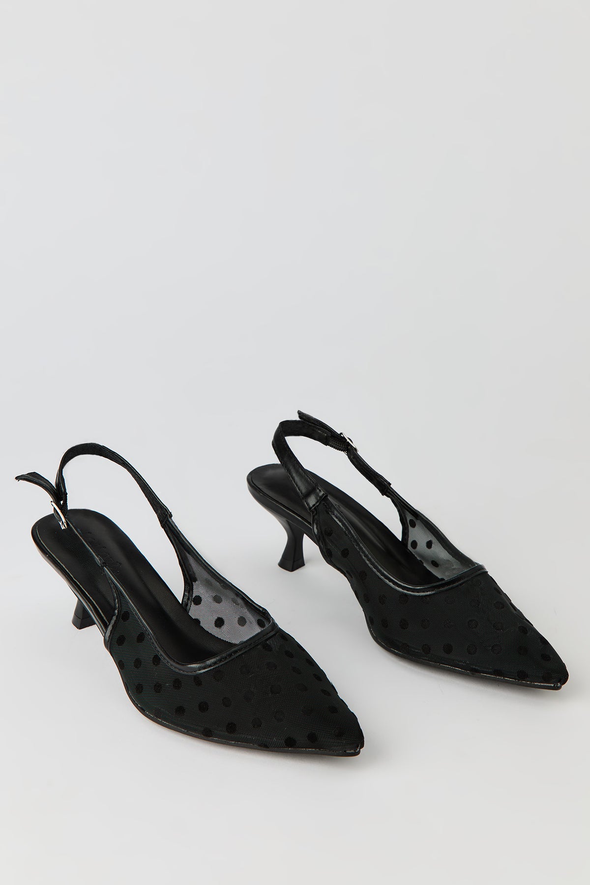 Vue alternative 2. Escarpins à talons bobine à enfiler en filet
