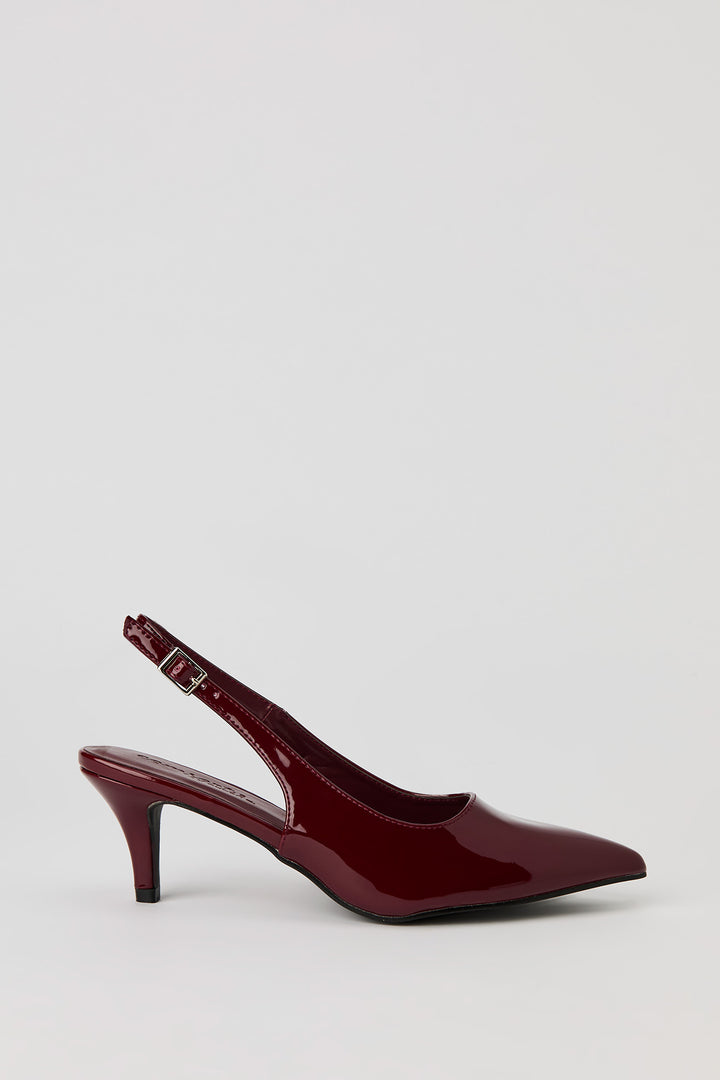 Escarpins avec bride arrière en similicuir vernis