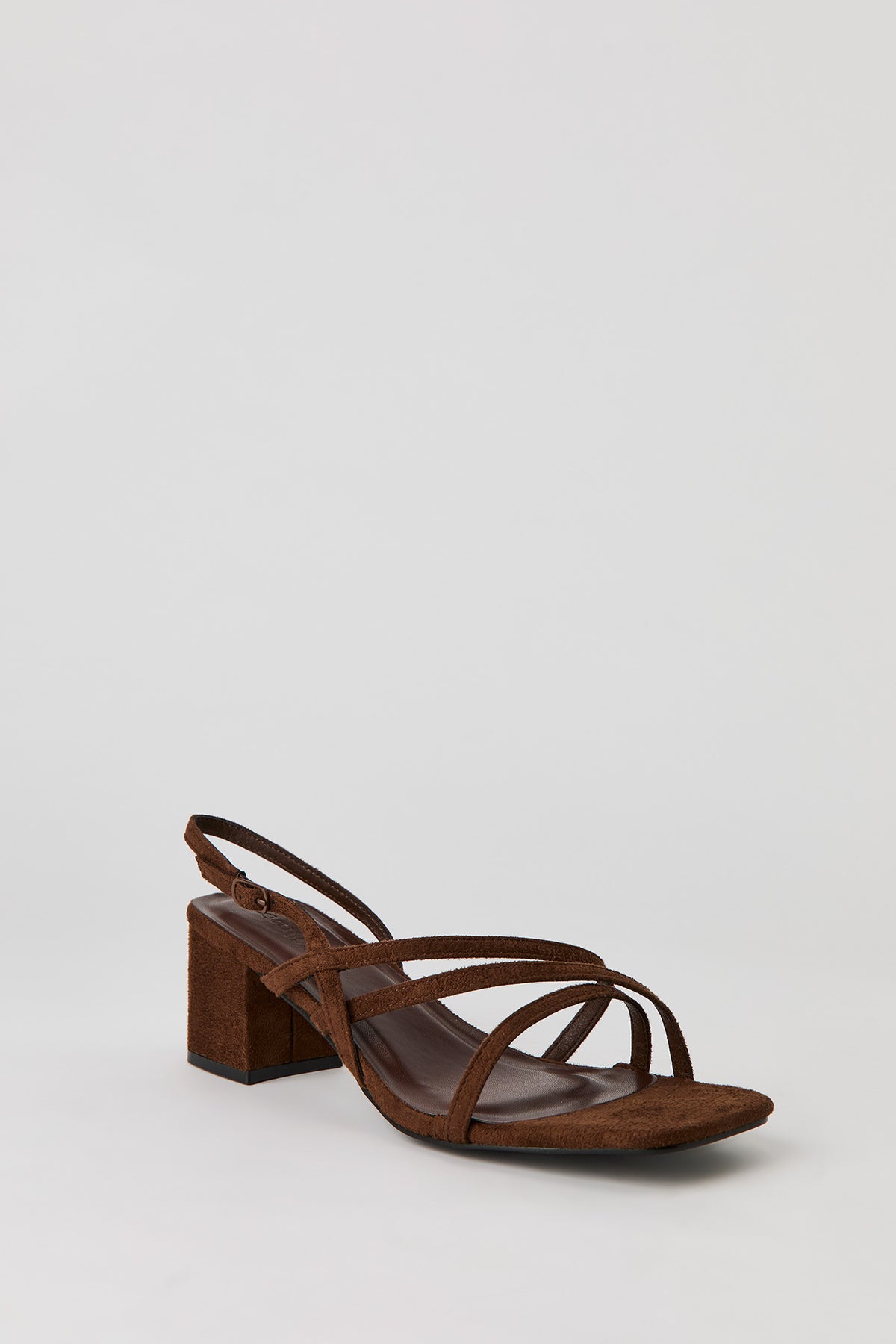 Vue alternative 2. Chaussure à talon bloc et lanière en similisuède