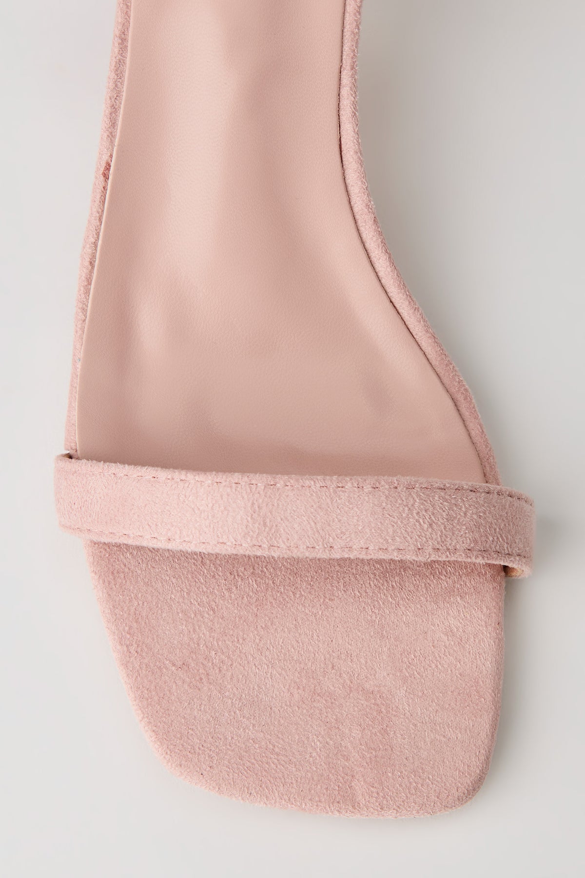 Vue alternative 3. Escarpins à talons bobine avec brides