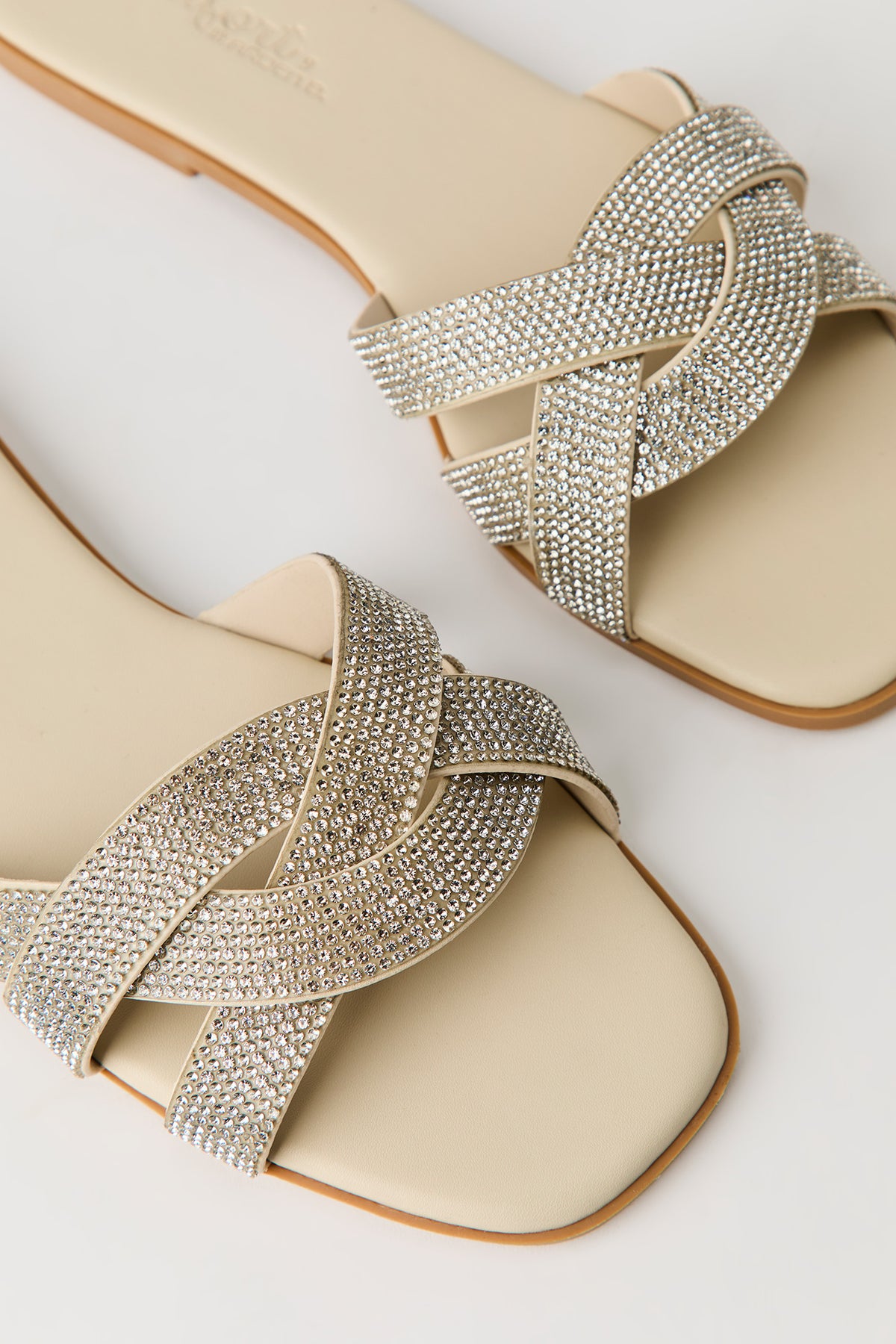 Alt View 4. Rhinestone Twisted Band Sandal - Ivory
