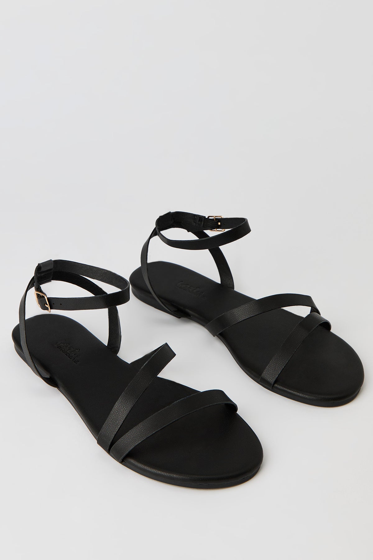 Vue alternative 2. Sandales avec brides