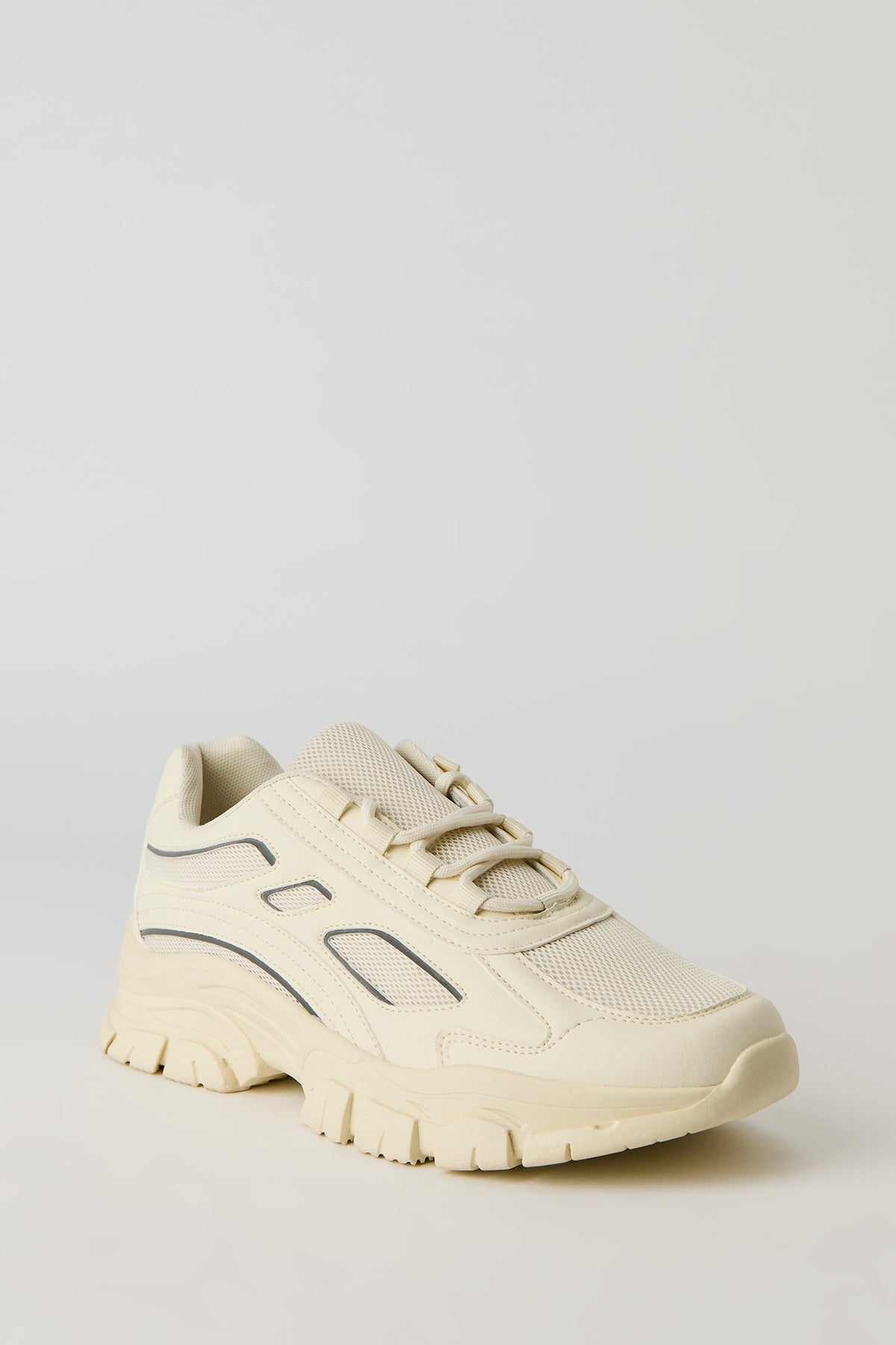 Vue alternative 2. Espadrilles en filet et similicuir