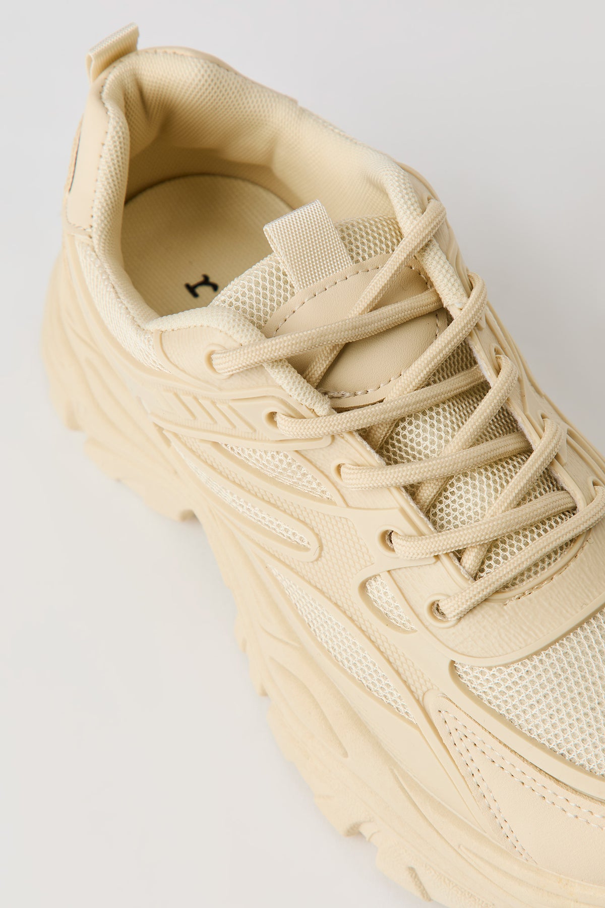 Alt View 4. Mesh Chunky Sneaker - Natural