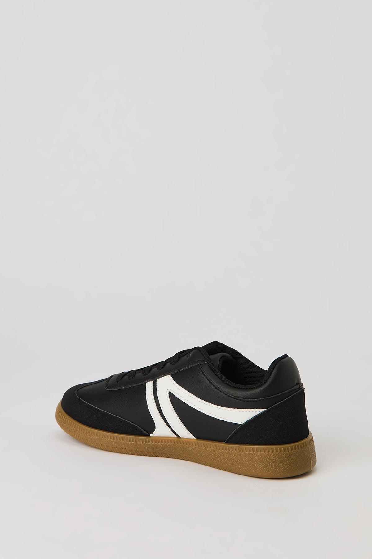 Alt View 3. Retro Sneaker - Black