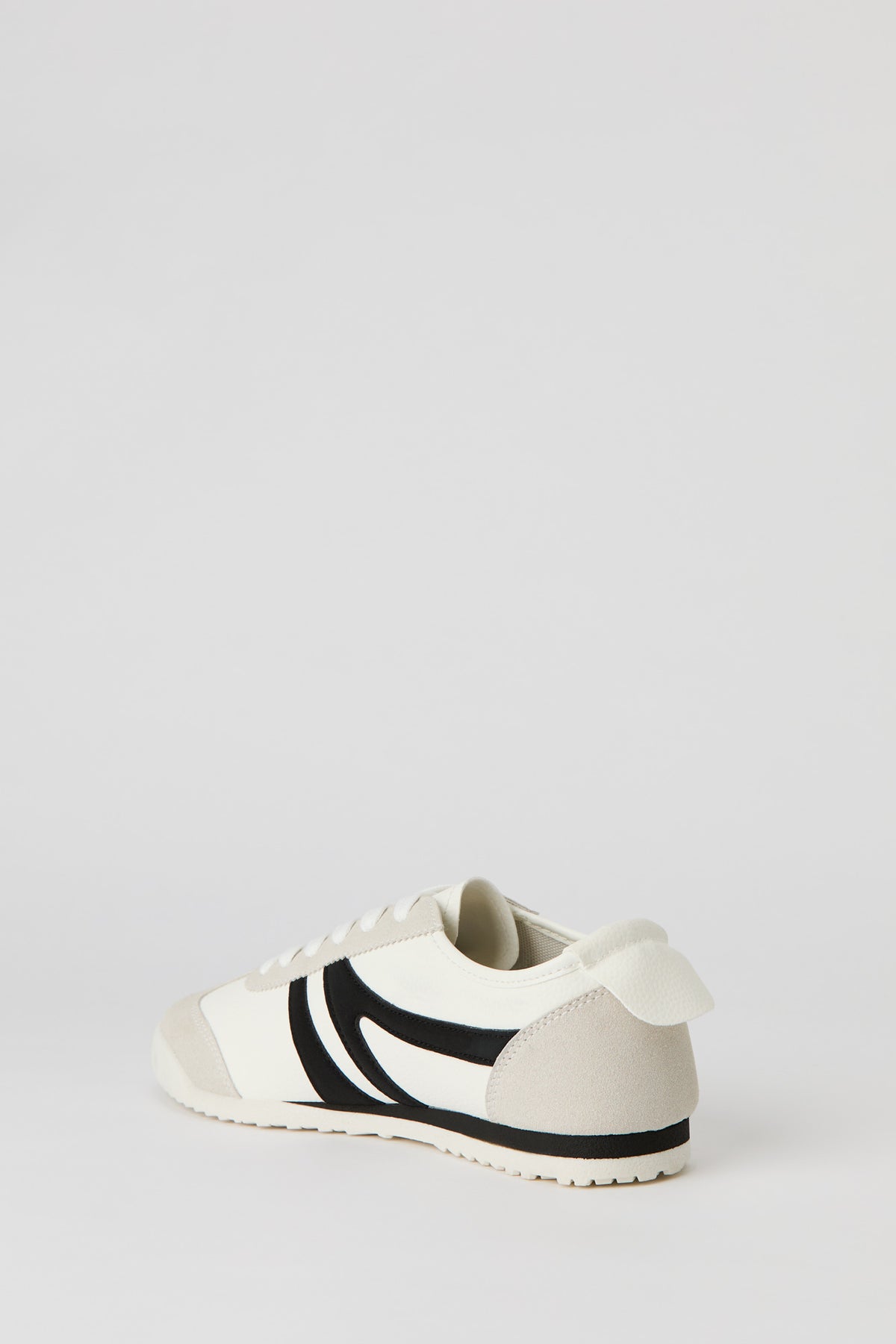 Alt View 3. Retro Sneaker - White