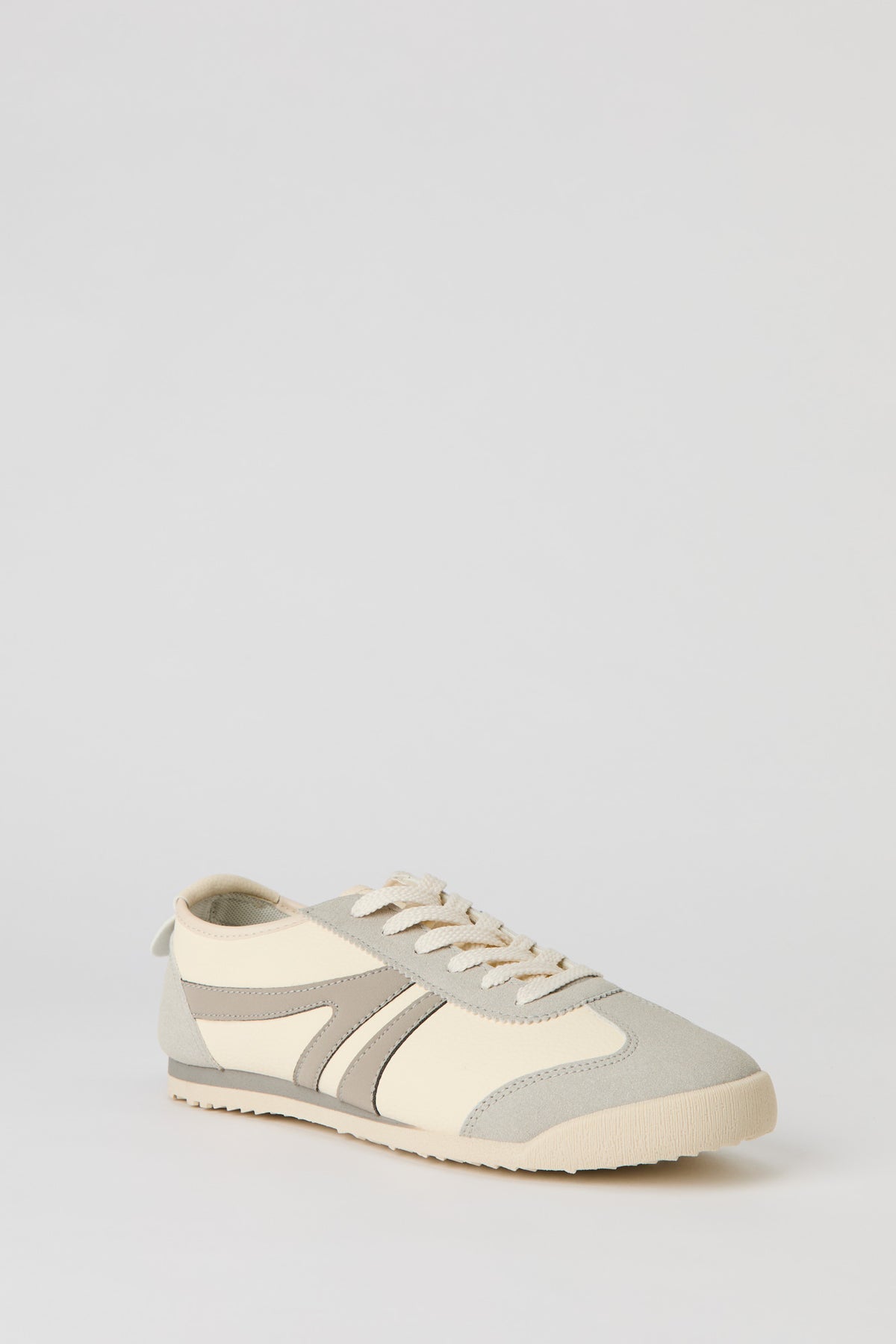 Alt View 2. Retro Sneaker - Ivory