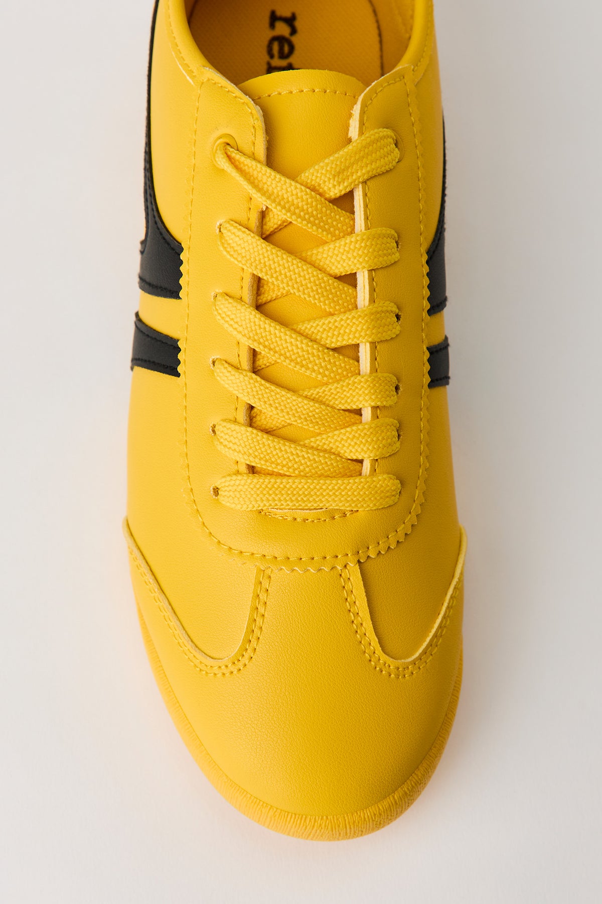 Alt View 4. Retro Sneaker - Yellow
