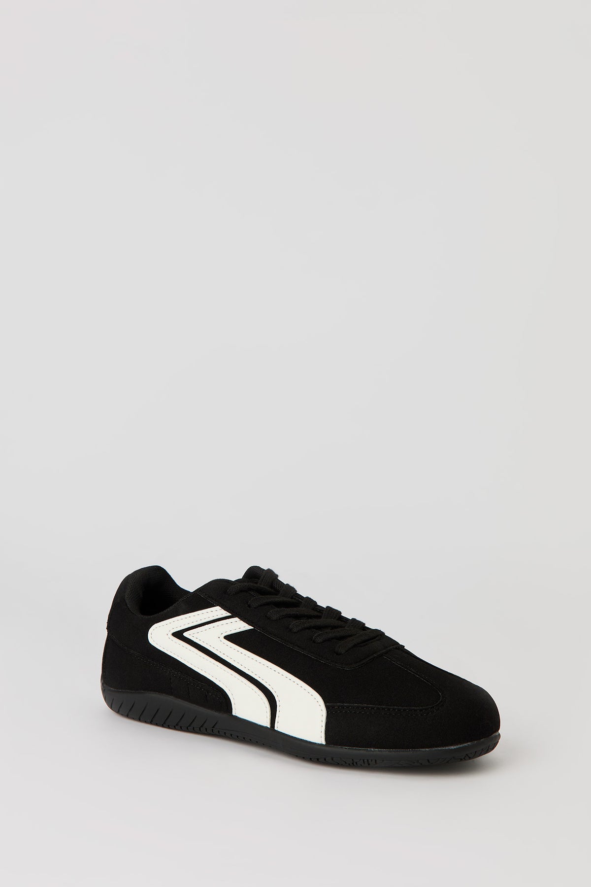 Alt View 2. Retro Sneaker - Black