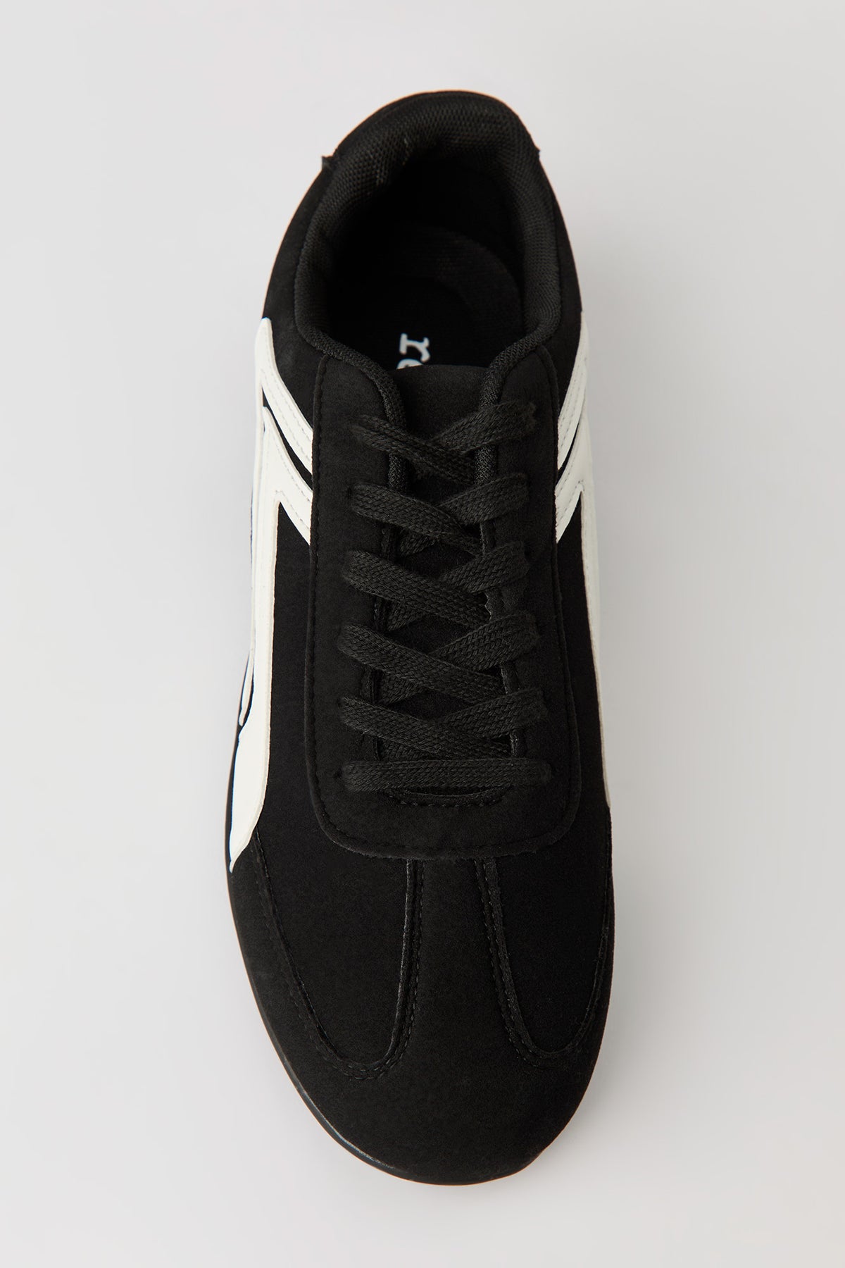 Alt View 4. Retro Sneaker - Black