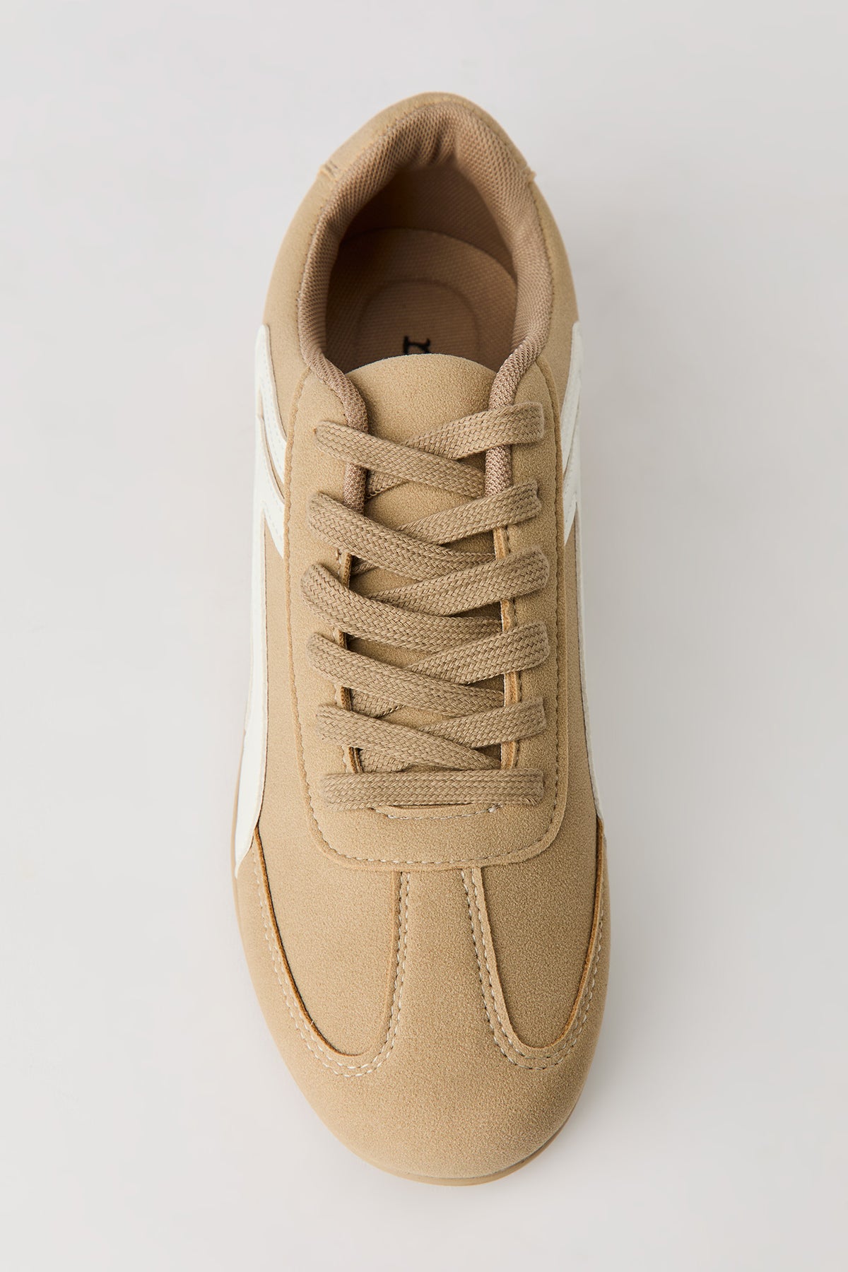 Alt View 4. Retro Sneaker - Natural