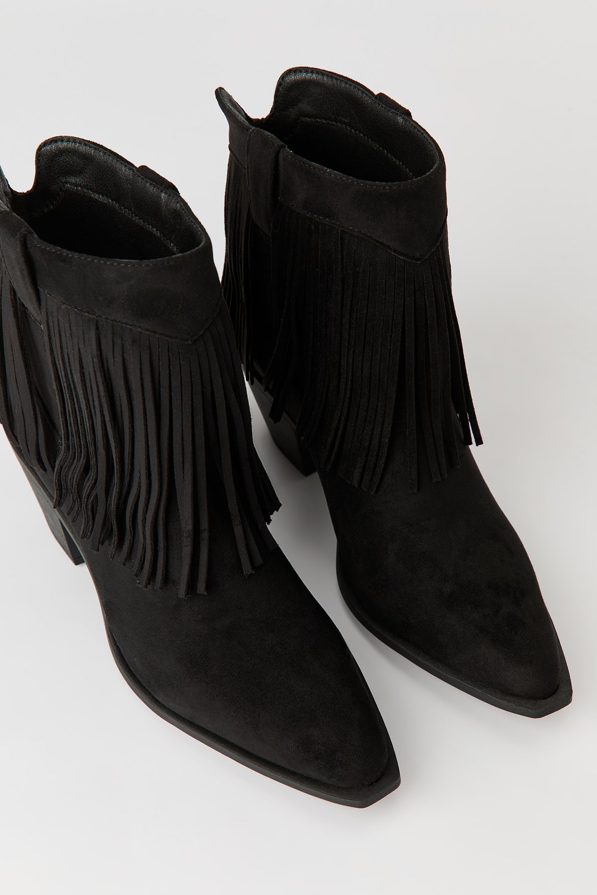 Vue alternative 4. Bottes de cow-boy aux chevilles avec franges