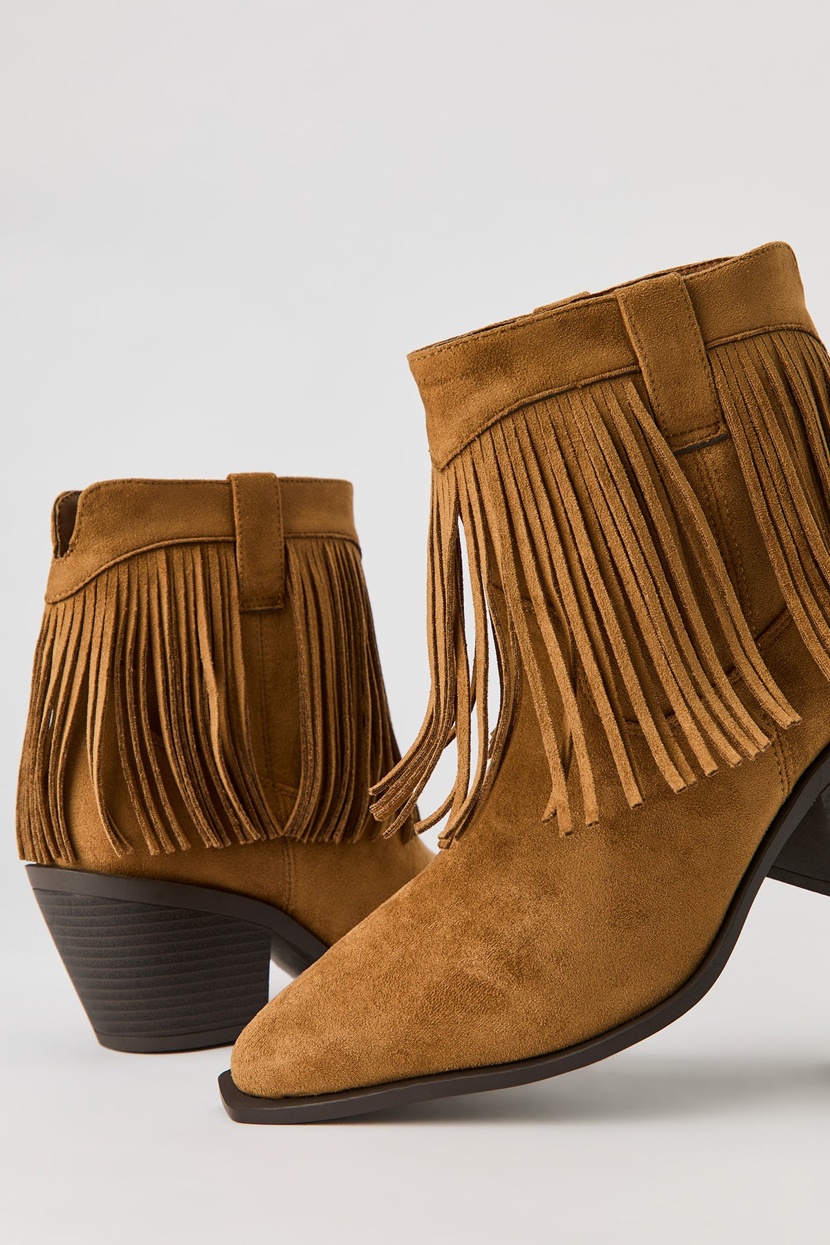 Vue alternative 4. Bottes de cow-boy aux chevilles avec franges