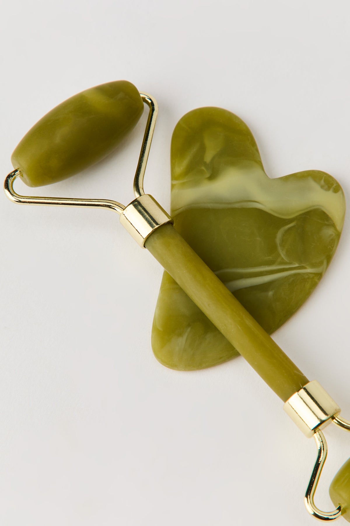 Alt View 2. Gua Sha & Face Roller Set (2 Pcs) - Sage