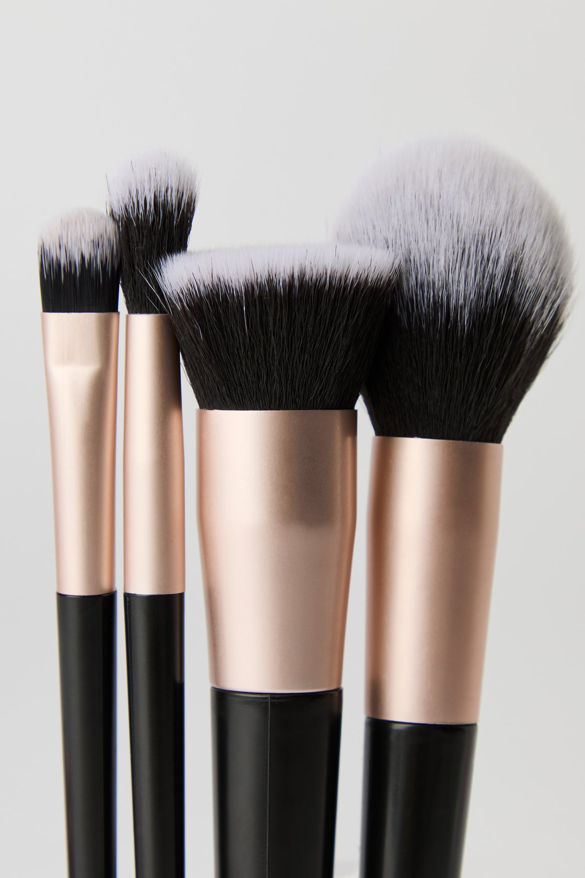 Vue alternative 2. Ensemble de pinceaux à maquillage doux