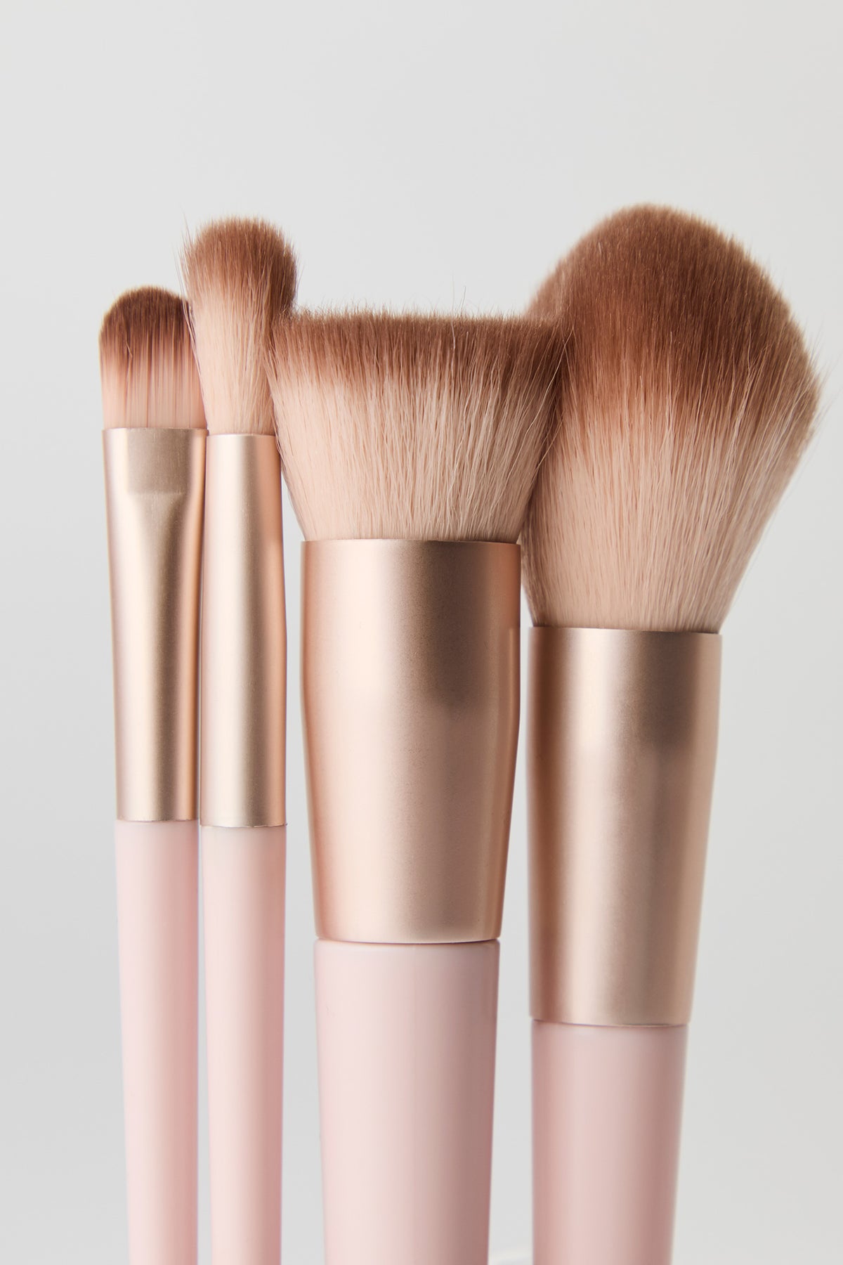 Vue alternative 2. Ensemble de pinceaux à maquillage doux