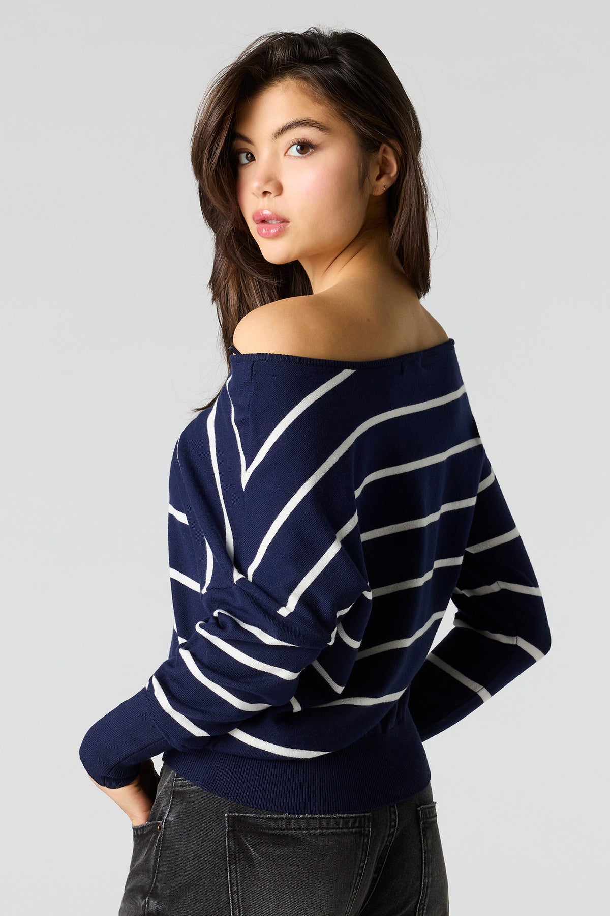 Alt View 2. Dolman Long Sleeve Sweater - Navy