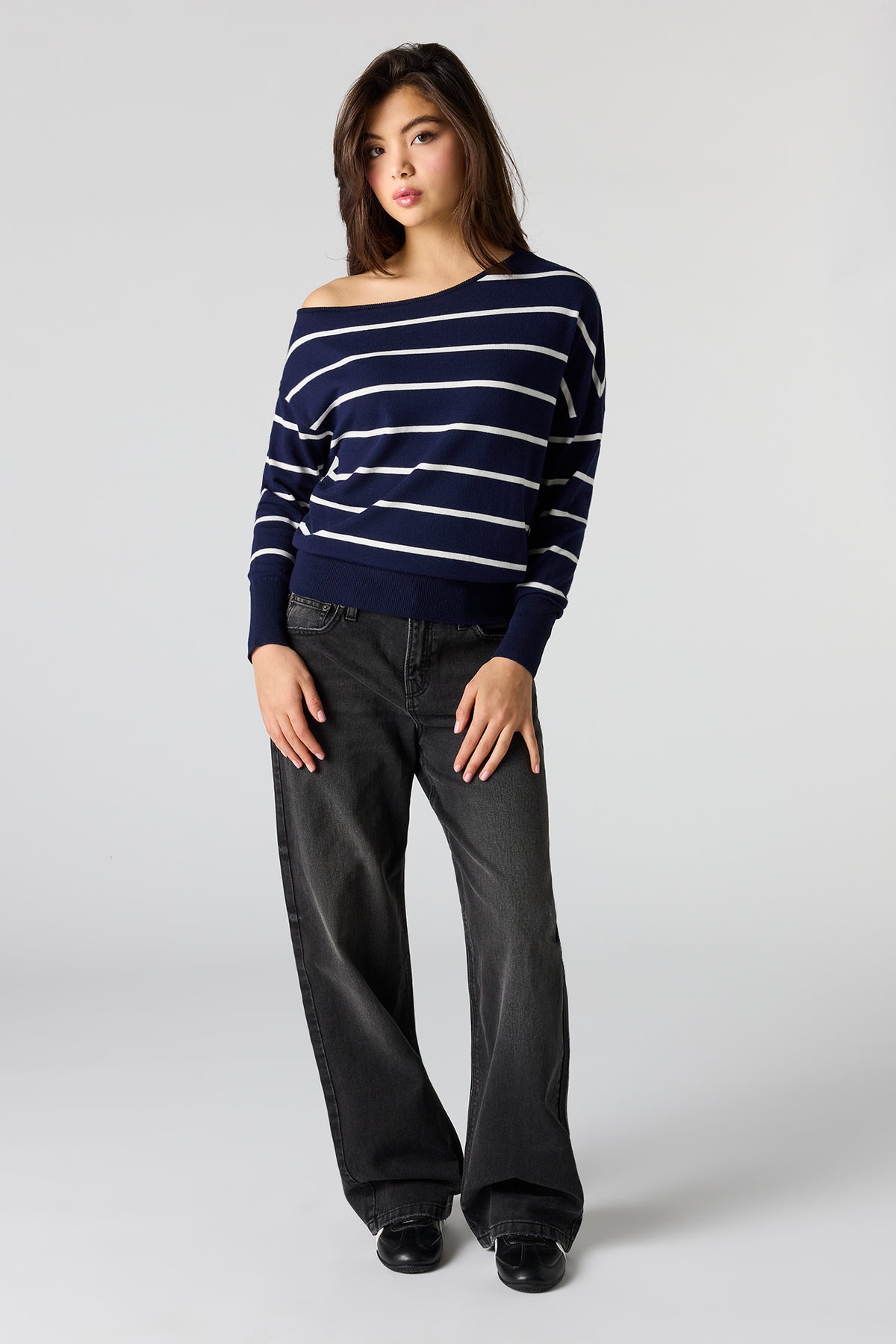 Alt View 3. Dolman Long Sleeve Sweater - Navy