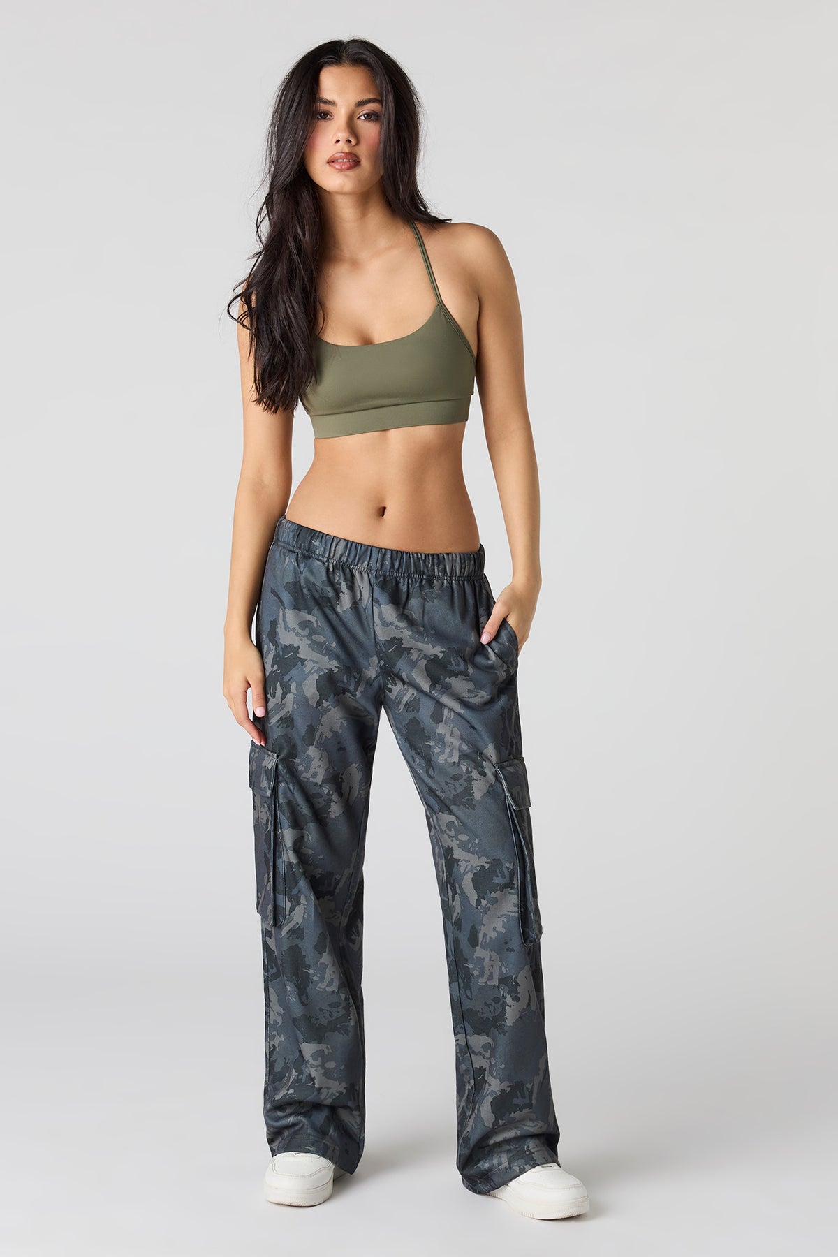 Alt View 3. Scoop Neck Sports Bra - Green