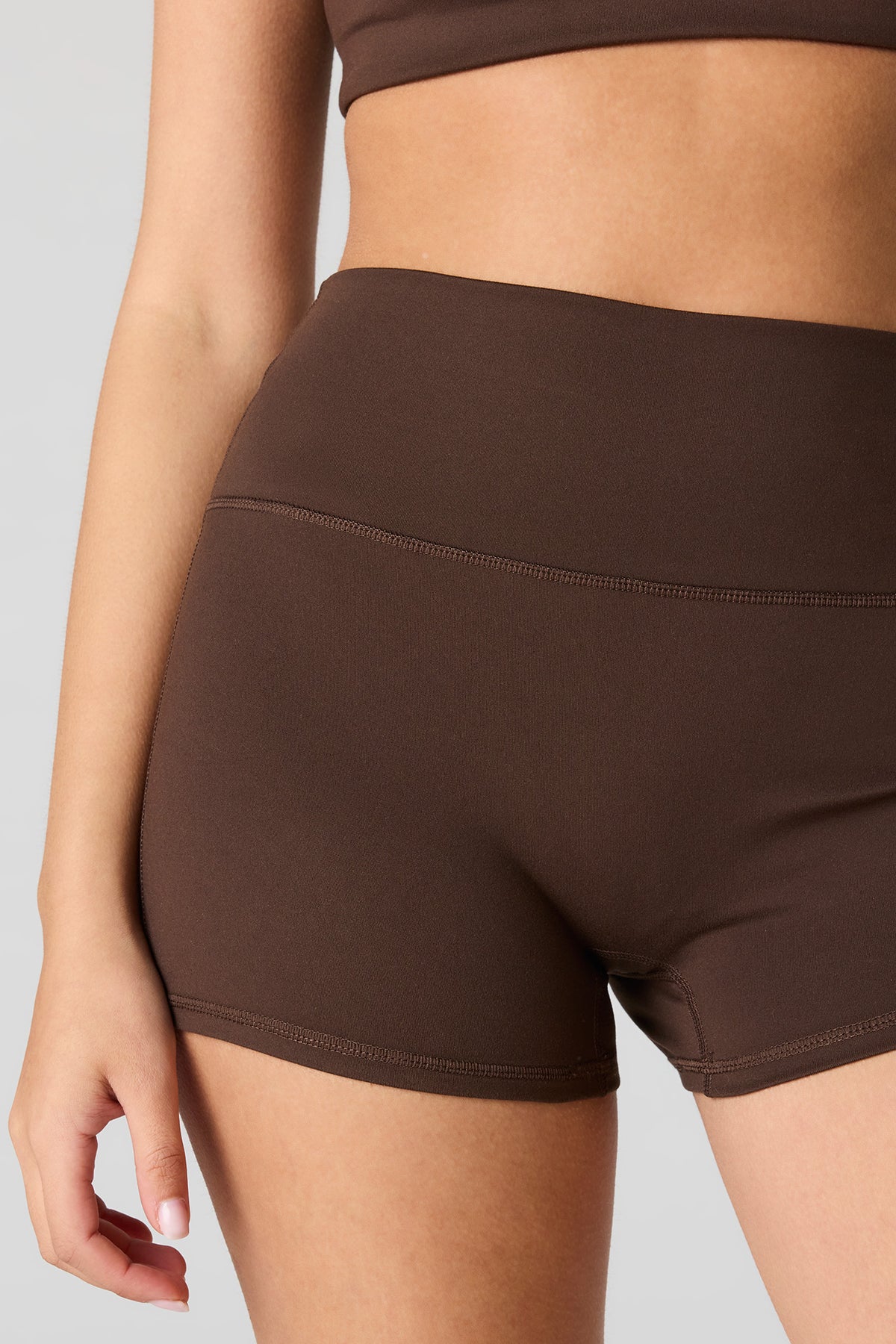Vue alternative 4. Short Active haute densité 2,75 po
