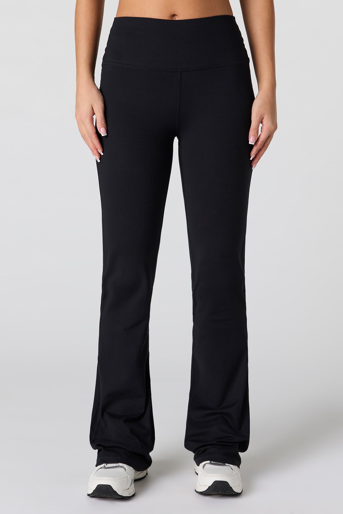 Vue alternative 2. Pantalon évasé à haute densité Active